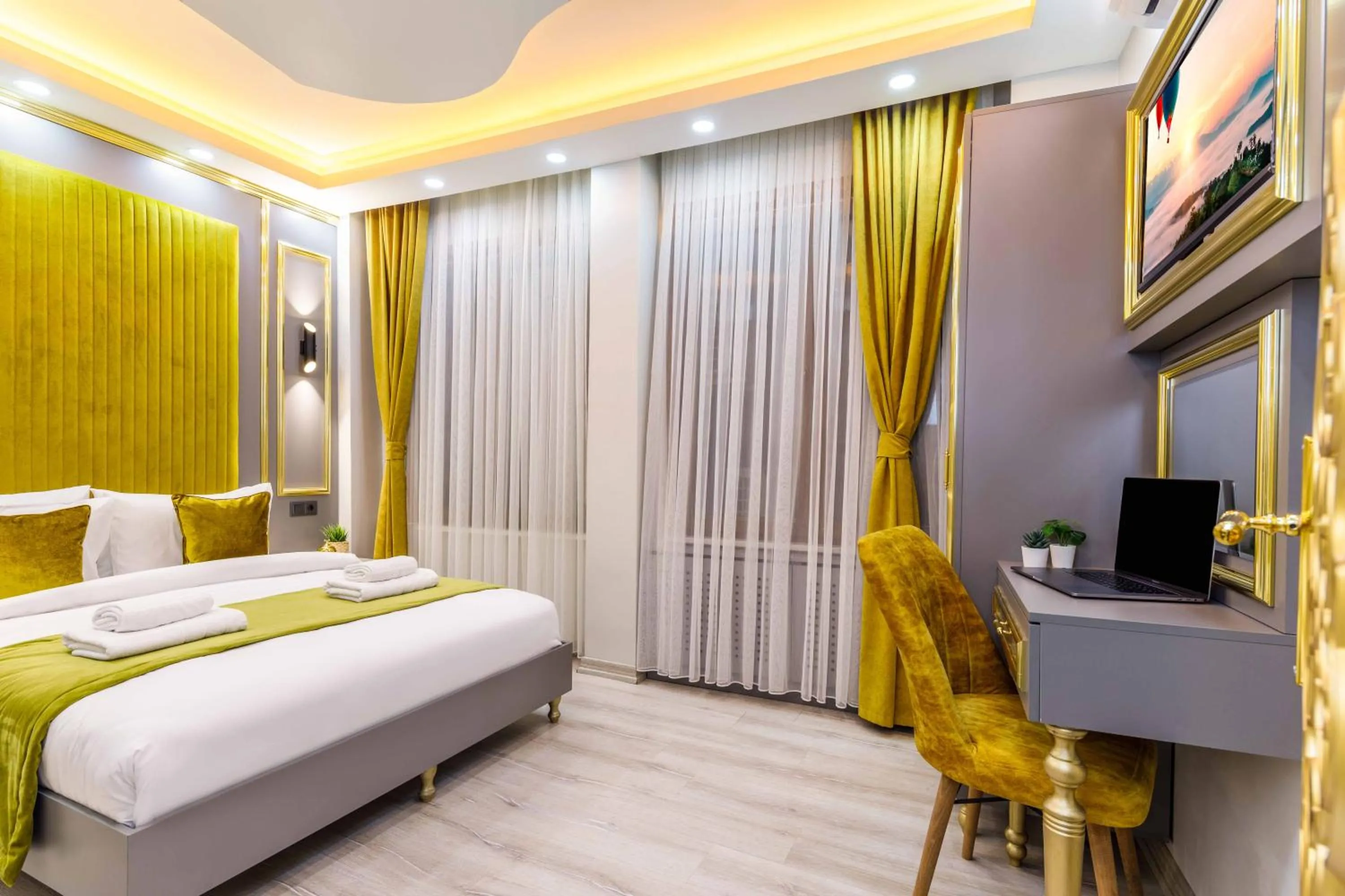 Bed in Santa Rio Gold Taxim Hotel