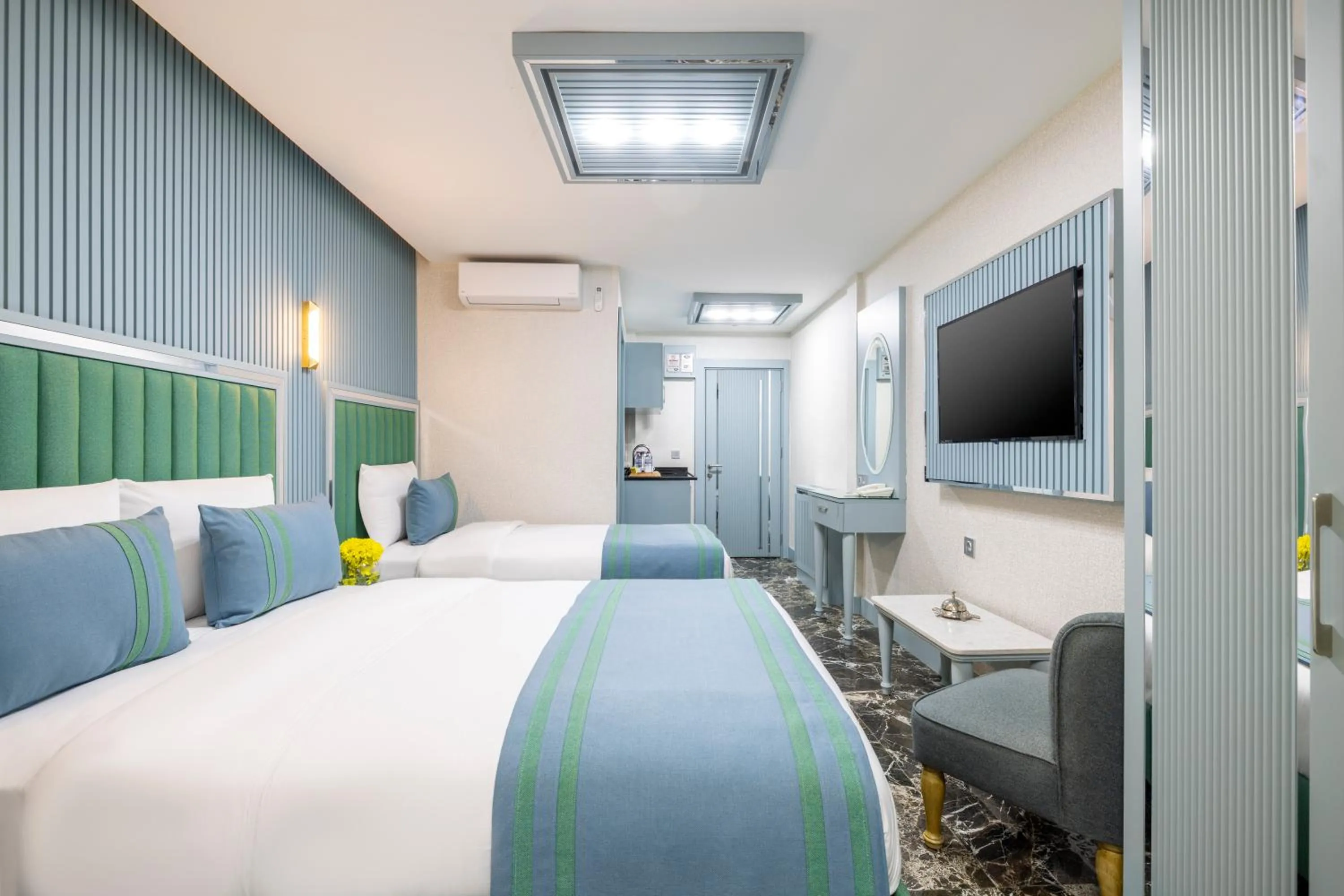 Bed in Santa Rio Gold Taxim Hotel