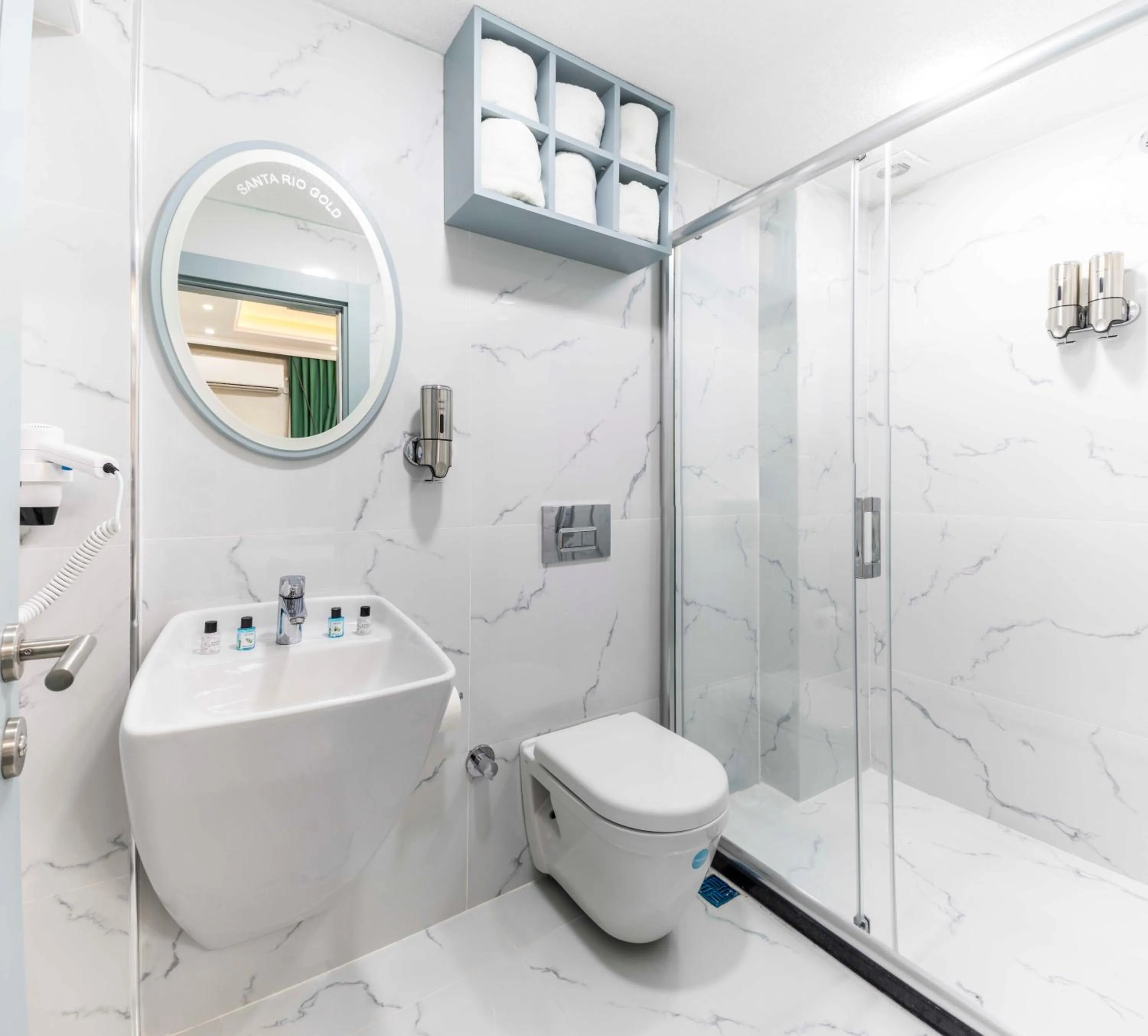 Shower in Santa Rio Gold Taxim Hotel