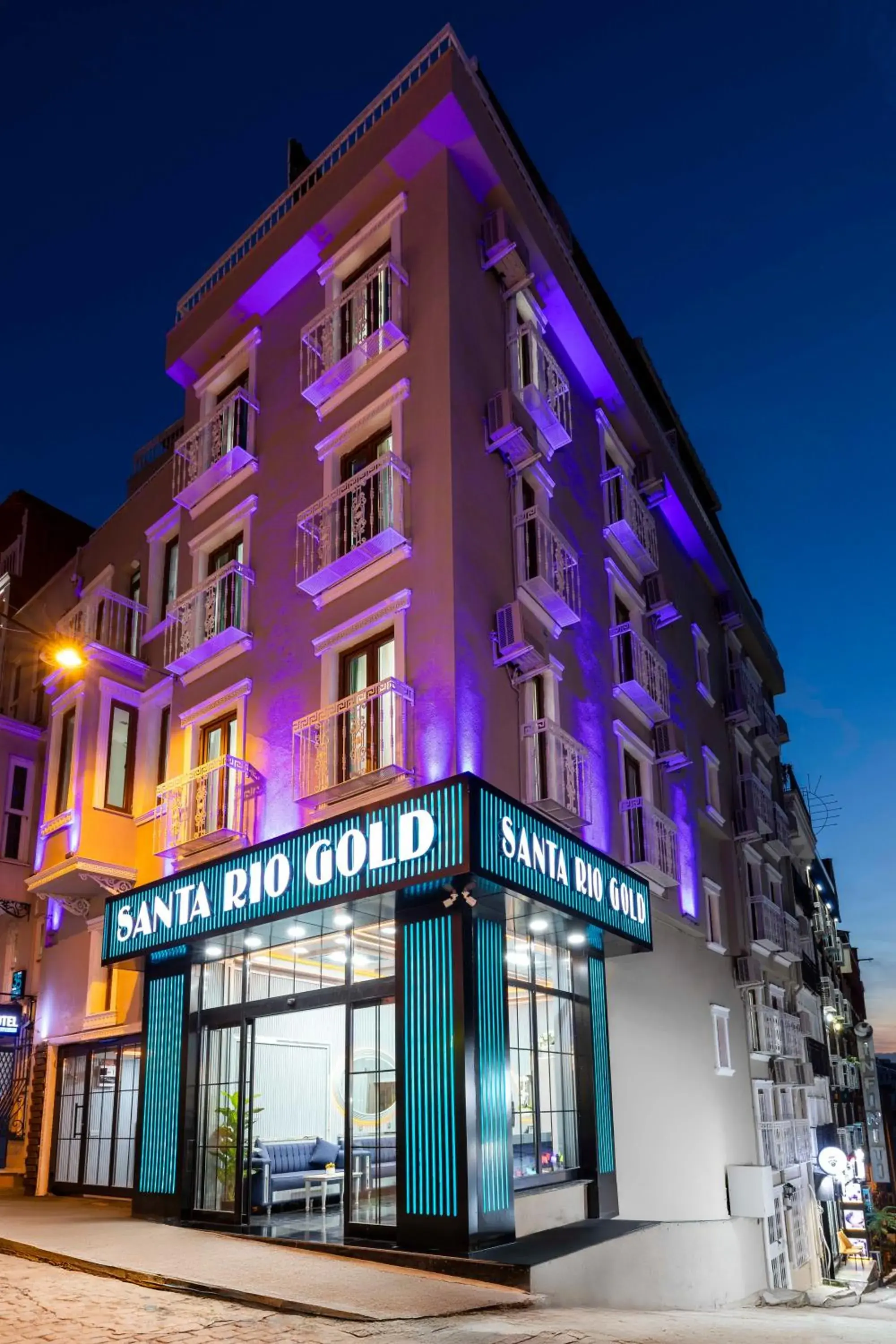 Property building in Santa Rio Gold Taxim Hotel Property building in Santa Rio Gold Taxim Hotel