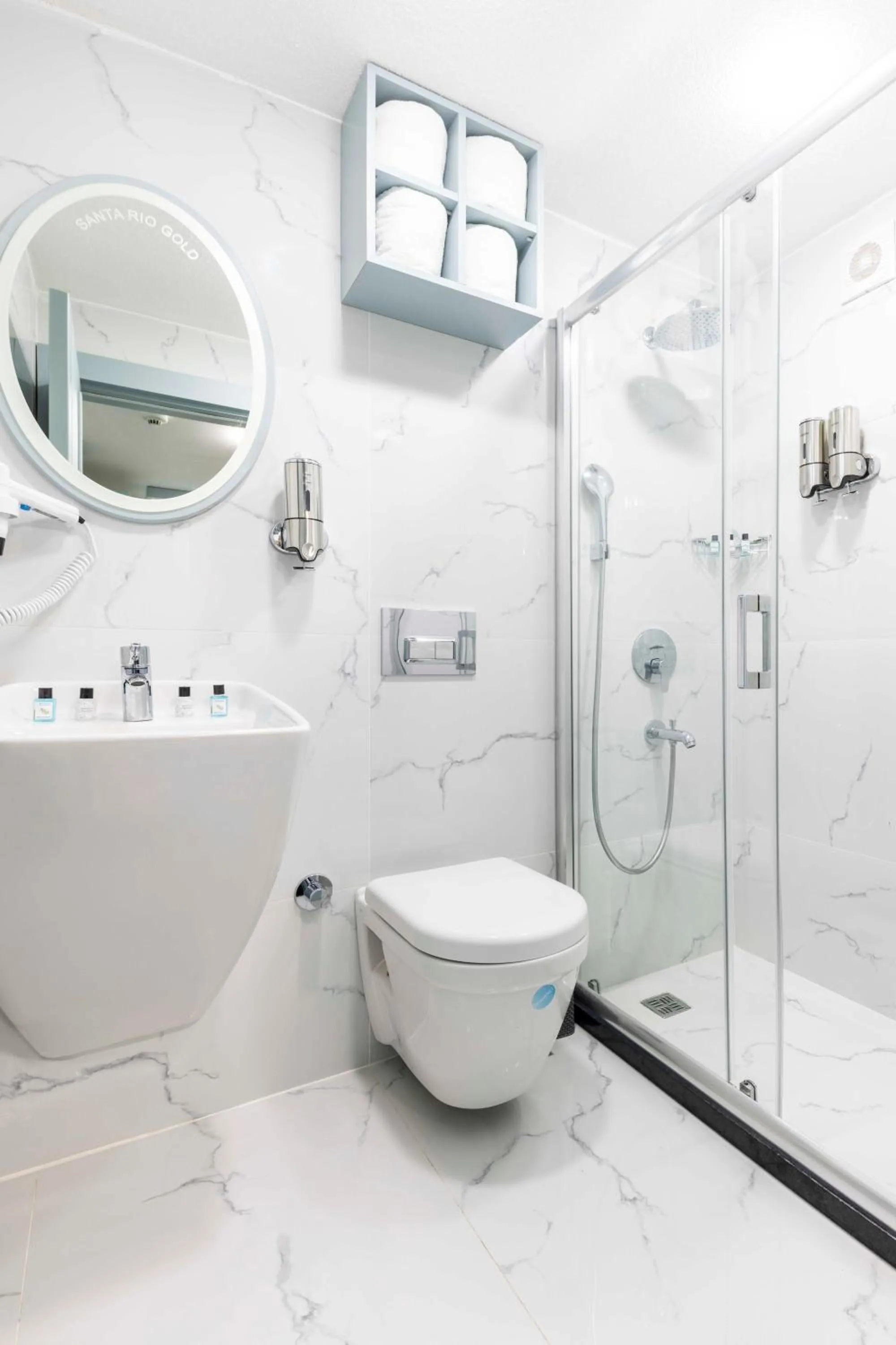 Shower in Santa Rio Gold Taxim Hotel