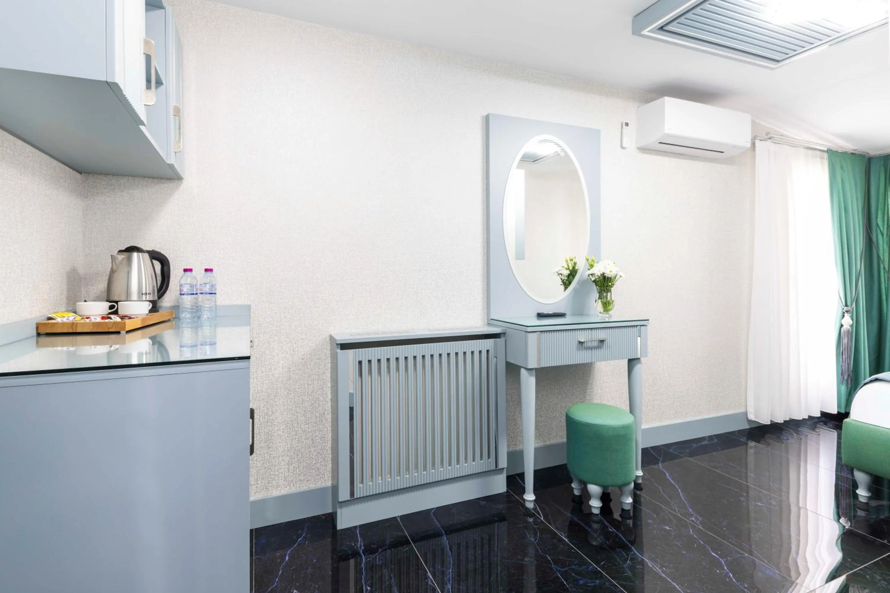 Photo of the whole room in Santa Rio Gold Taxim Hotel