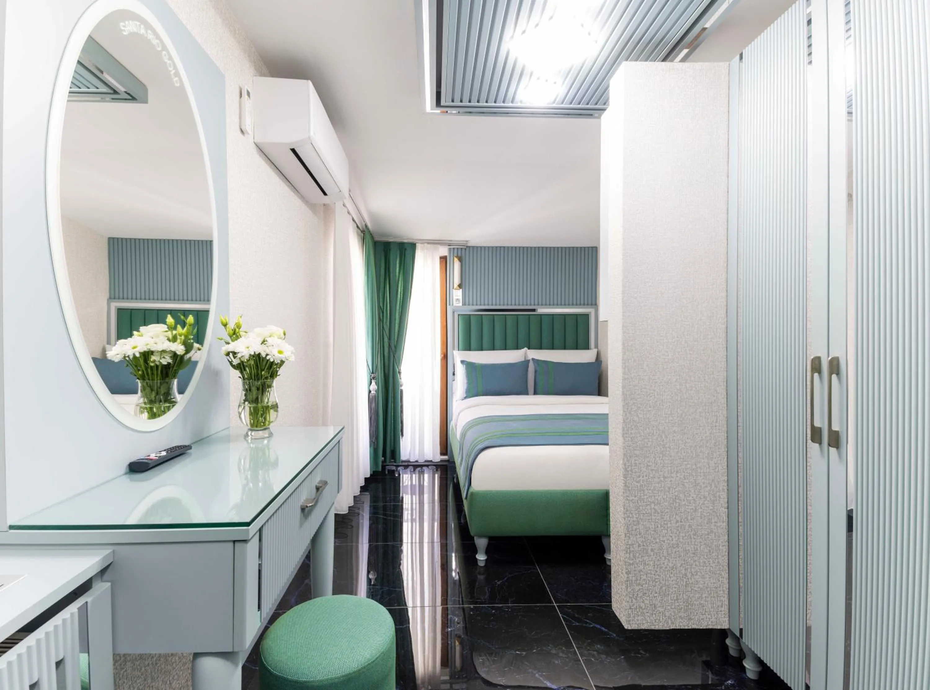 Bedroom, Bed in Santa Rio Gold Taxim Hotel