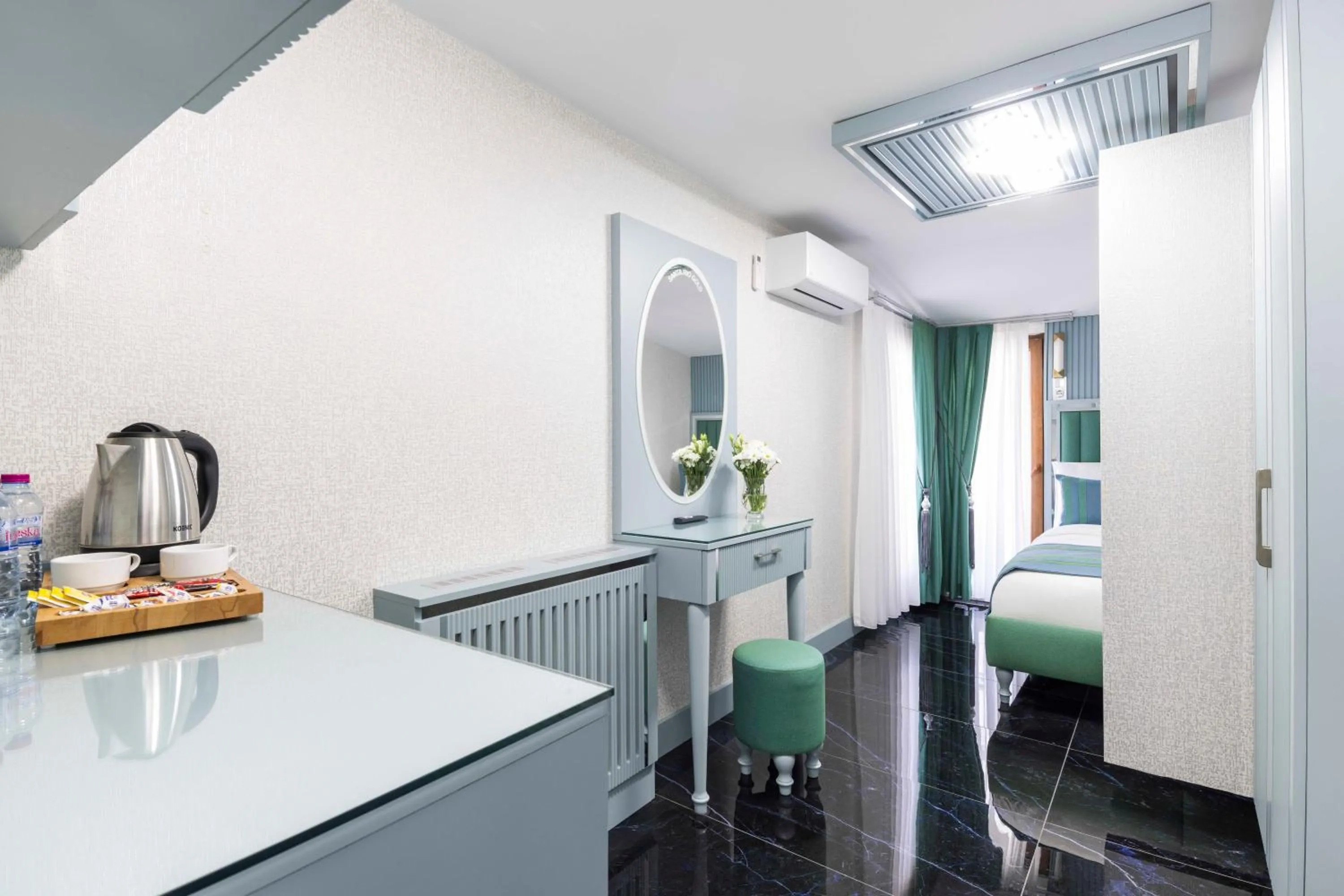 Photo of the whole room in Santa Rio Gold Taxim Hotel