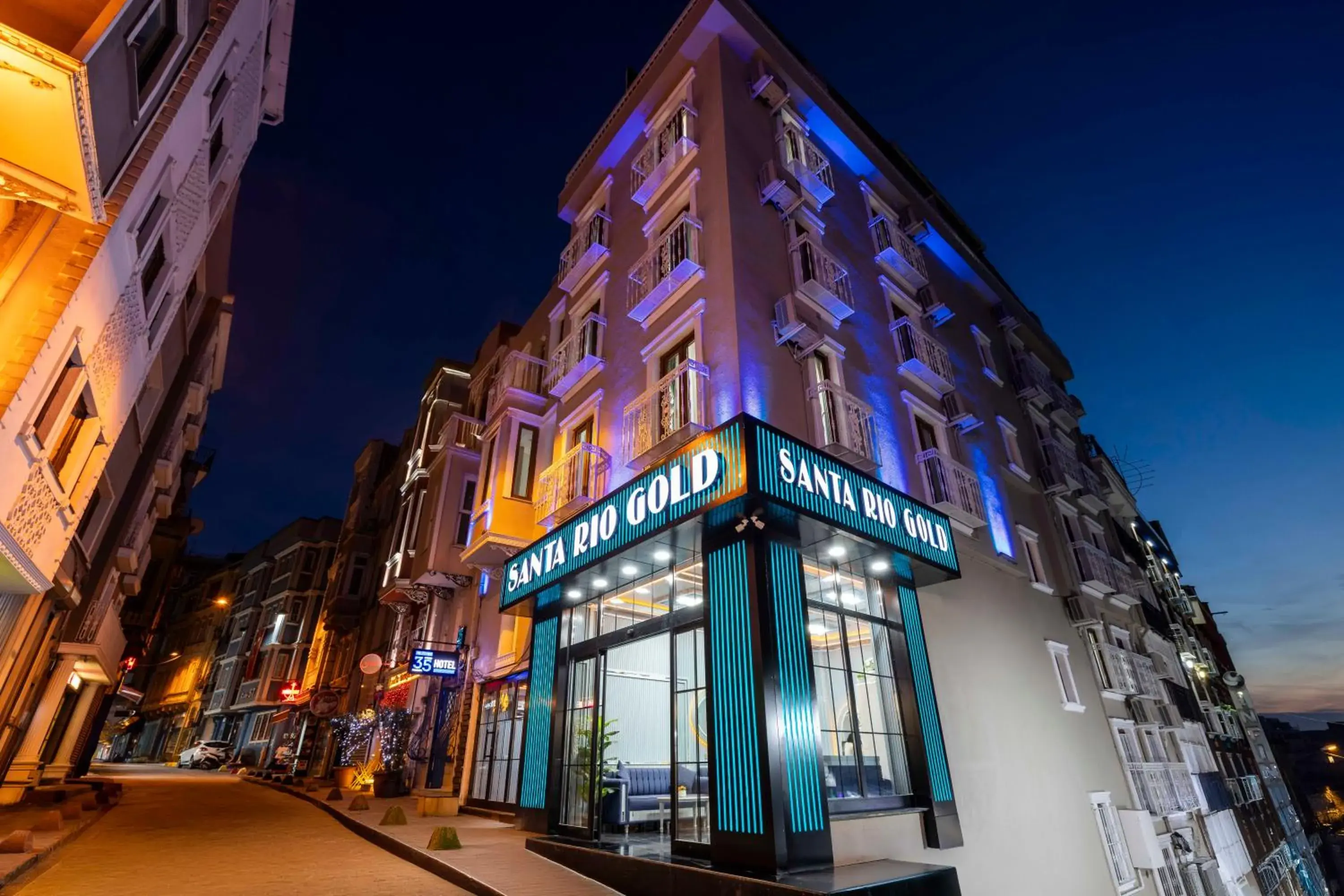 Property building in Santa Rio Gold Taxim Hotel Property building in Santa Rio Gold Taxim Hotel