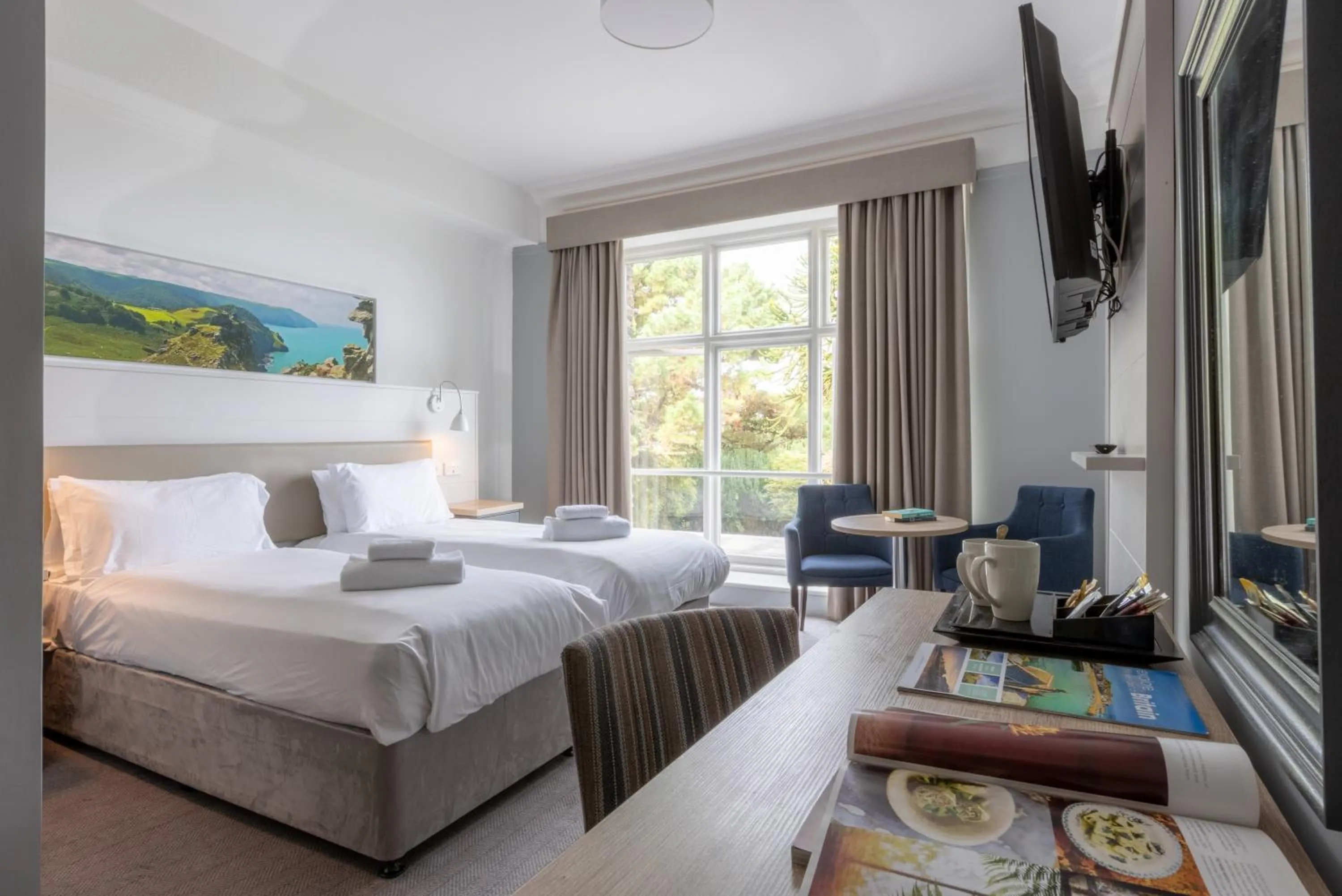 Photo of the whole room, Bed in The Valley of Rocks Hotel