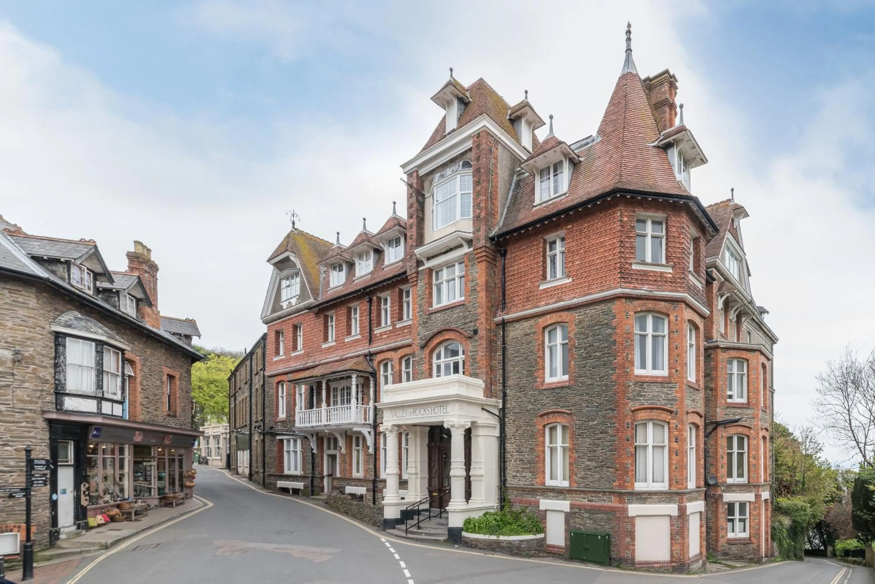 Facade/entrance in The Valley of Rocks Hotel