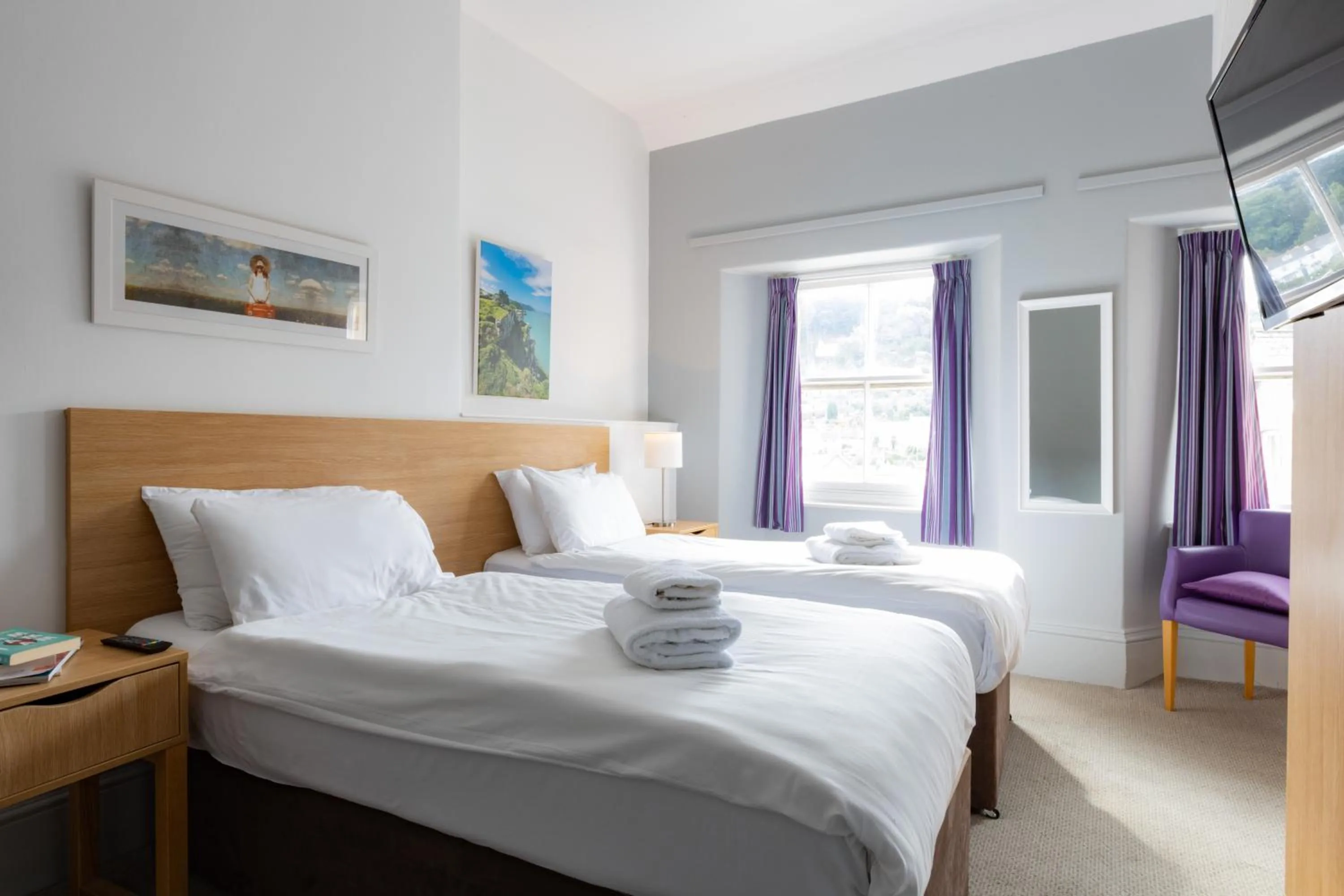 Photo of the whole room, Bed in The Valley of Rocks Hotel