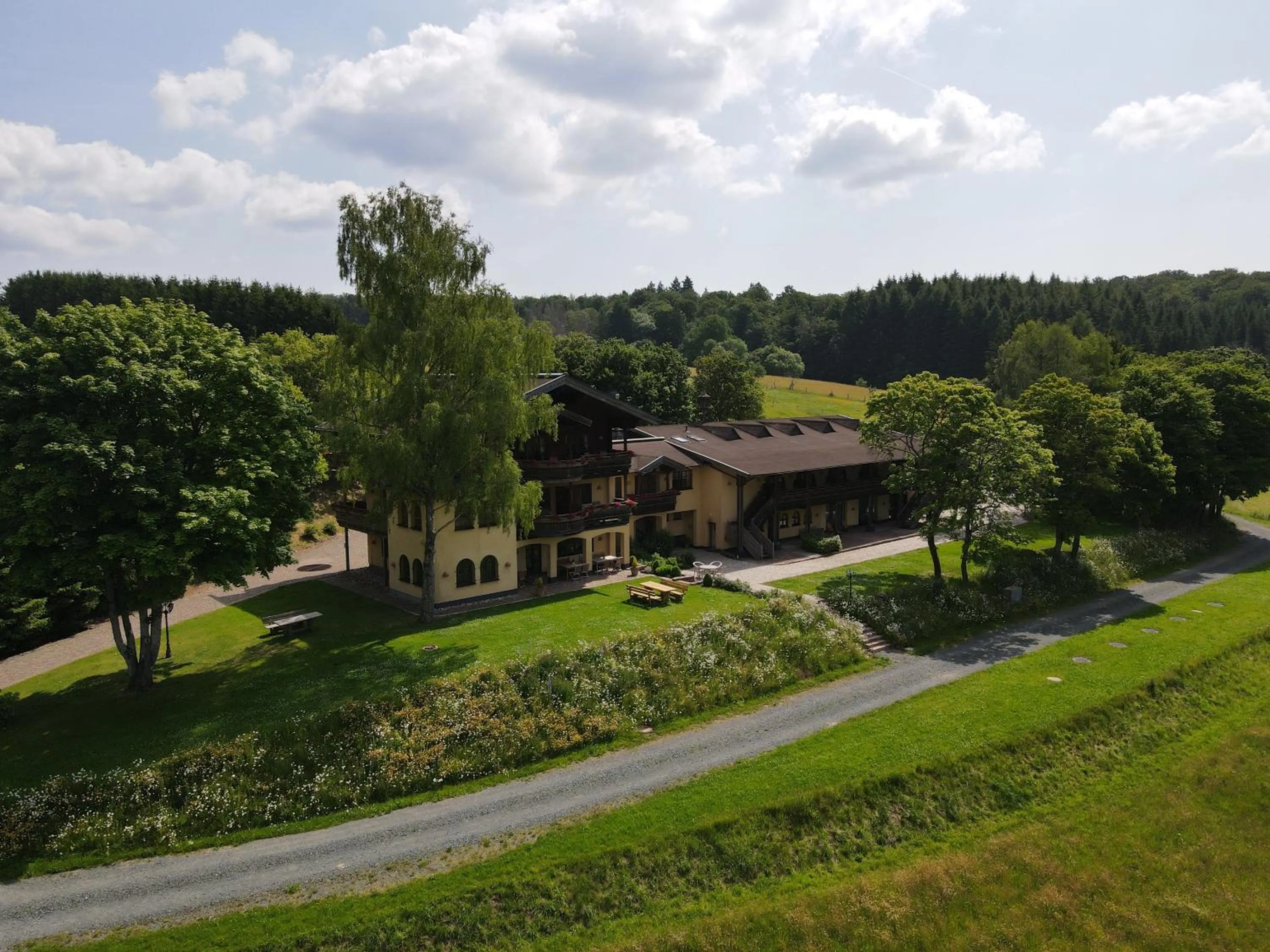 Property building in Ante Romantikhof