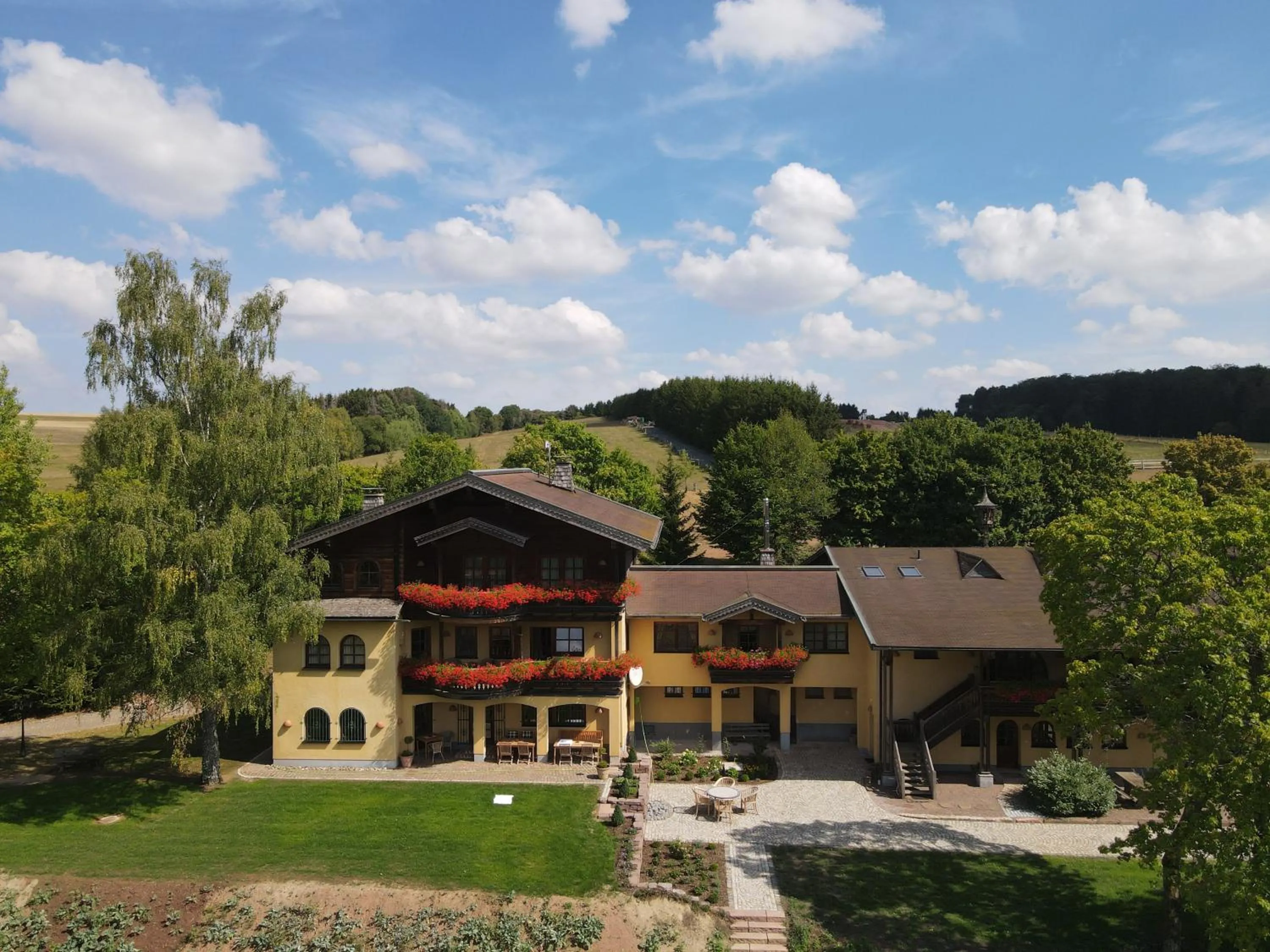 Property building in Ante Romantikhof