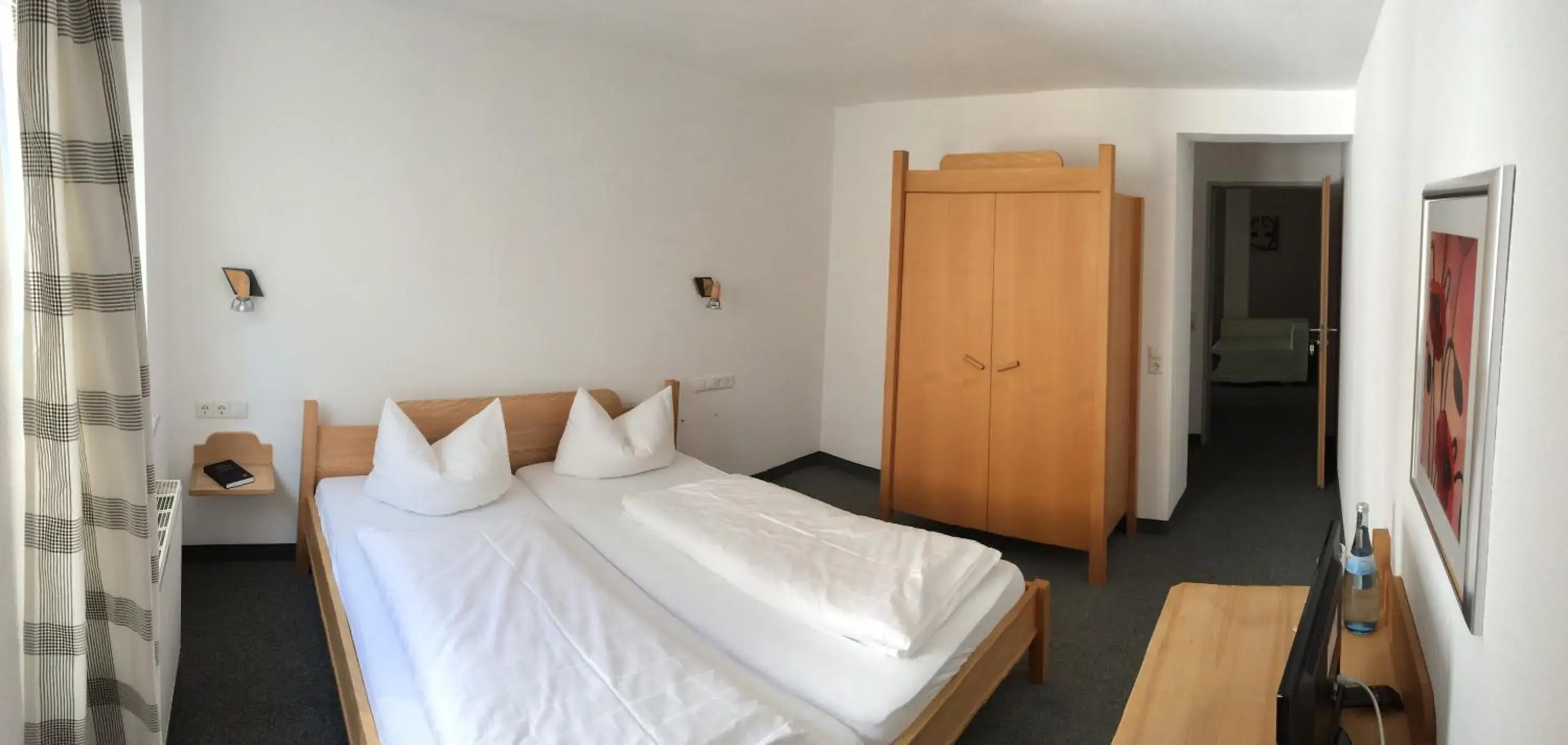 Double Room with Private Bathroom - single occupancy in Gasthof Kreuz Double Room with Private Bathroom - single occupancy in Gasthof Kreuz