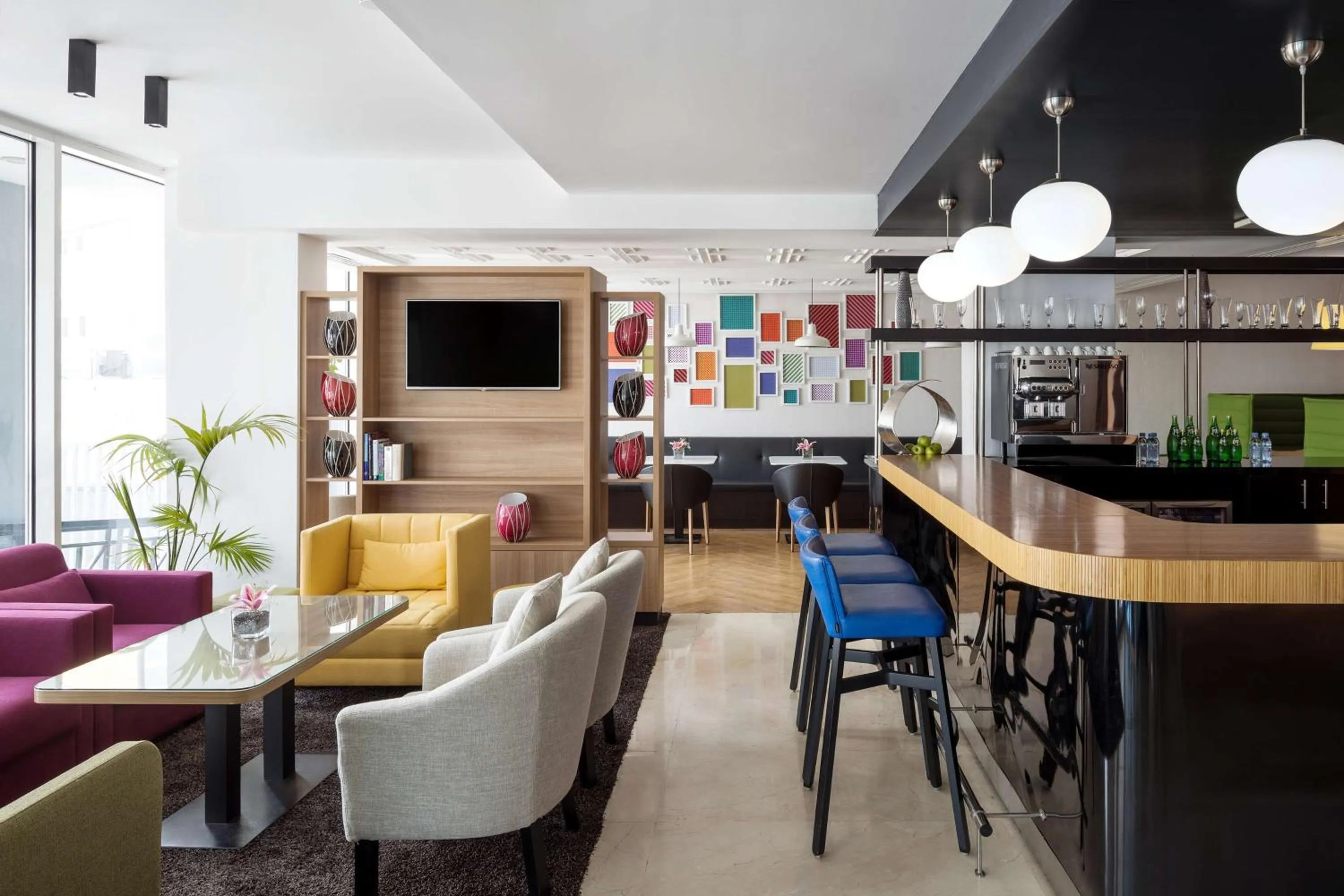 Restaurant/places to eat in Park Inn by Radisson Dammam