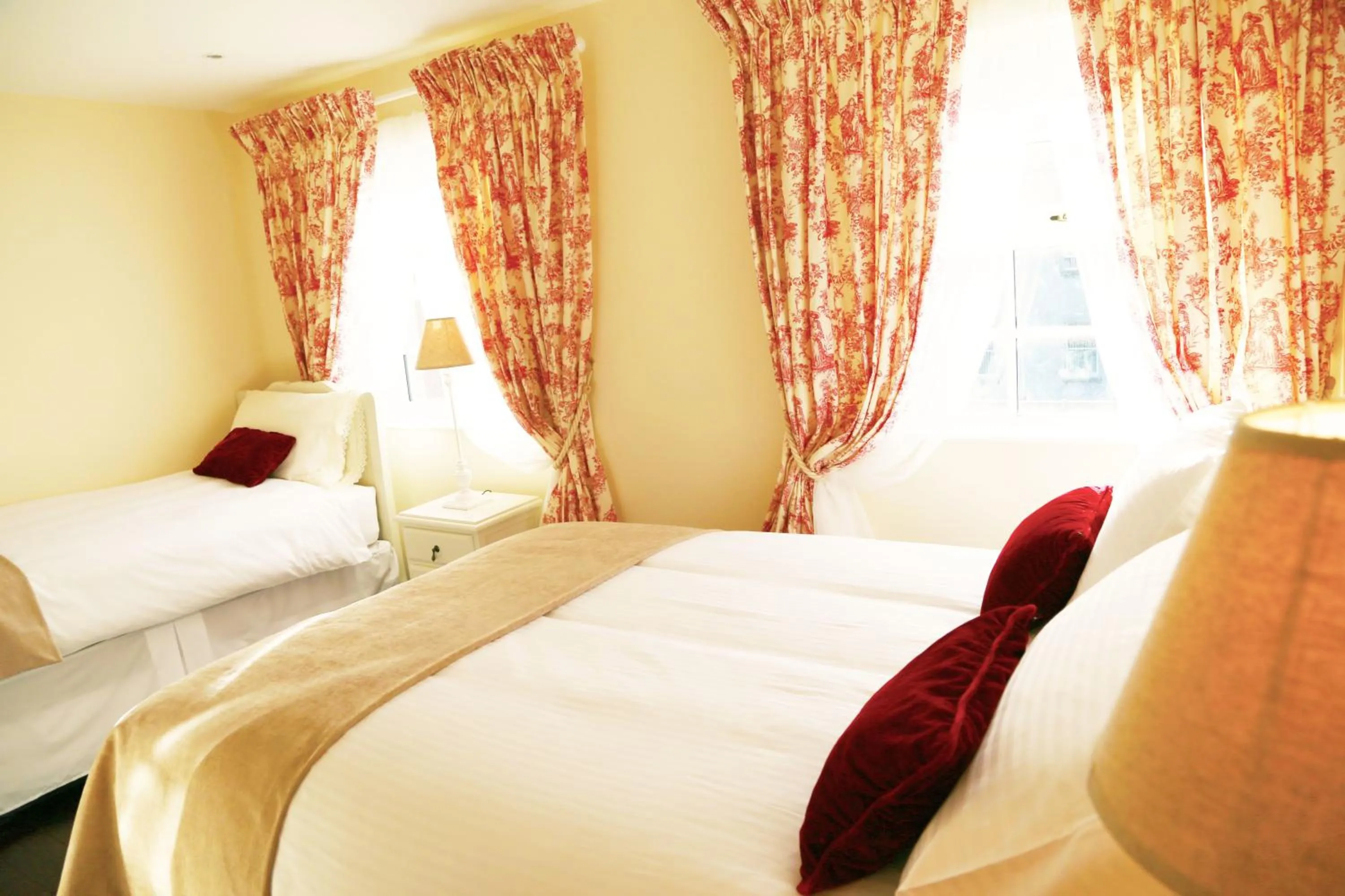 Bedroom, Bed in Number 8 The Townhouse