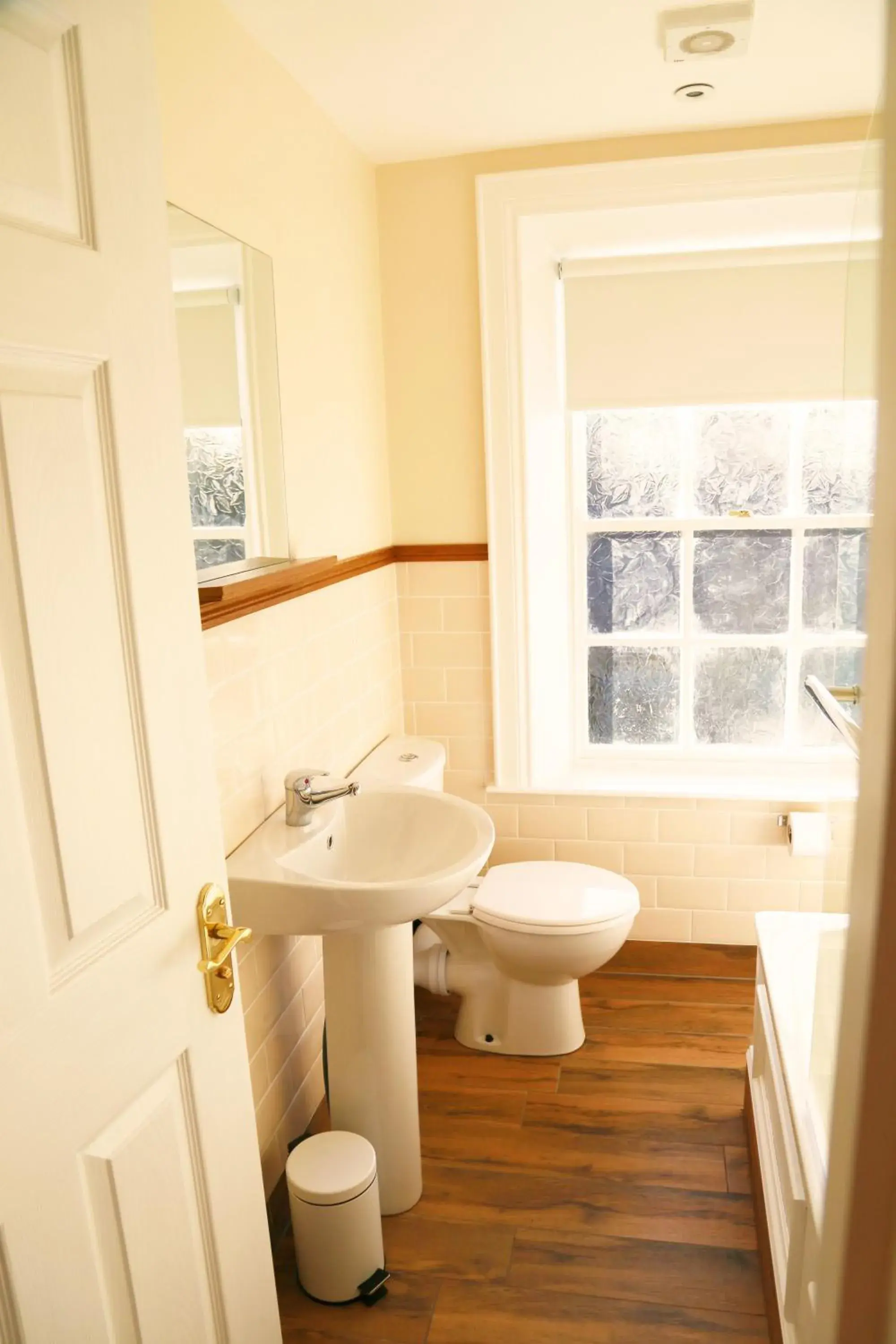 Deluxe Double Room with Bath in Number 8 The Townhouse Deluxe Double Room with Bath in Number 8 The Townhouse
