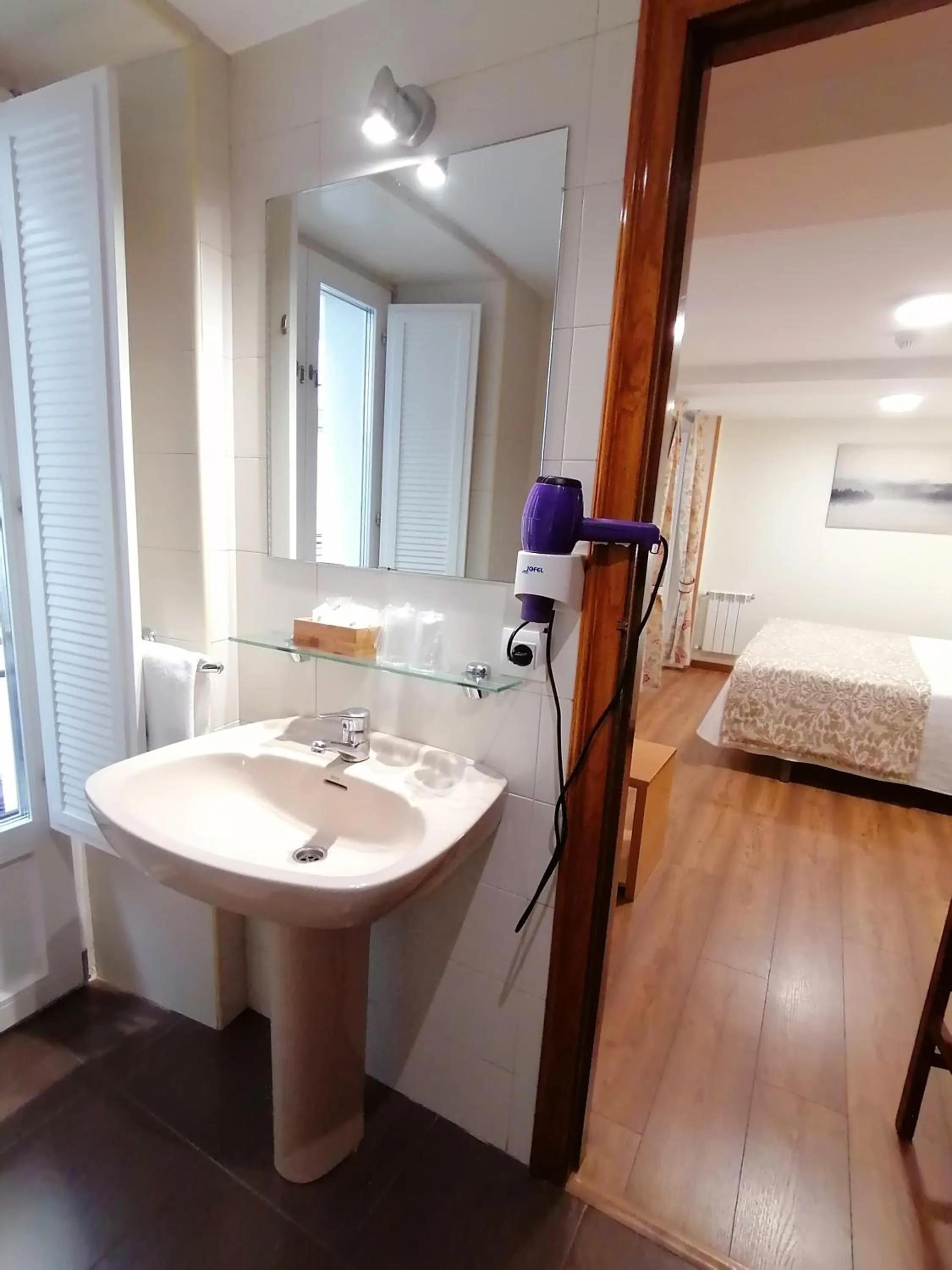 Bathroom, Bed in Hostal Anosa Casa