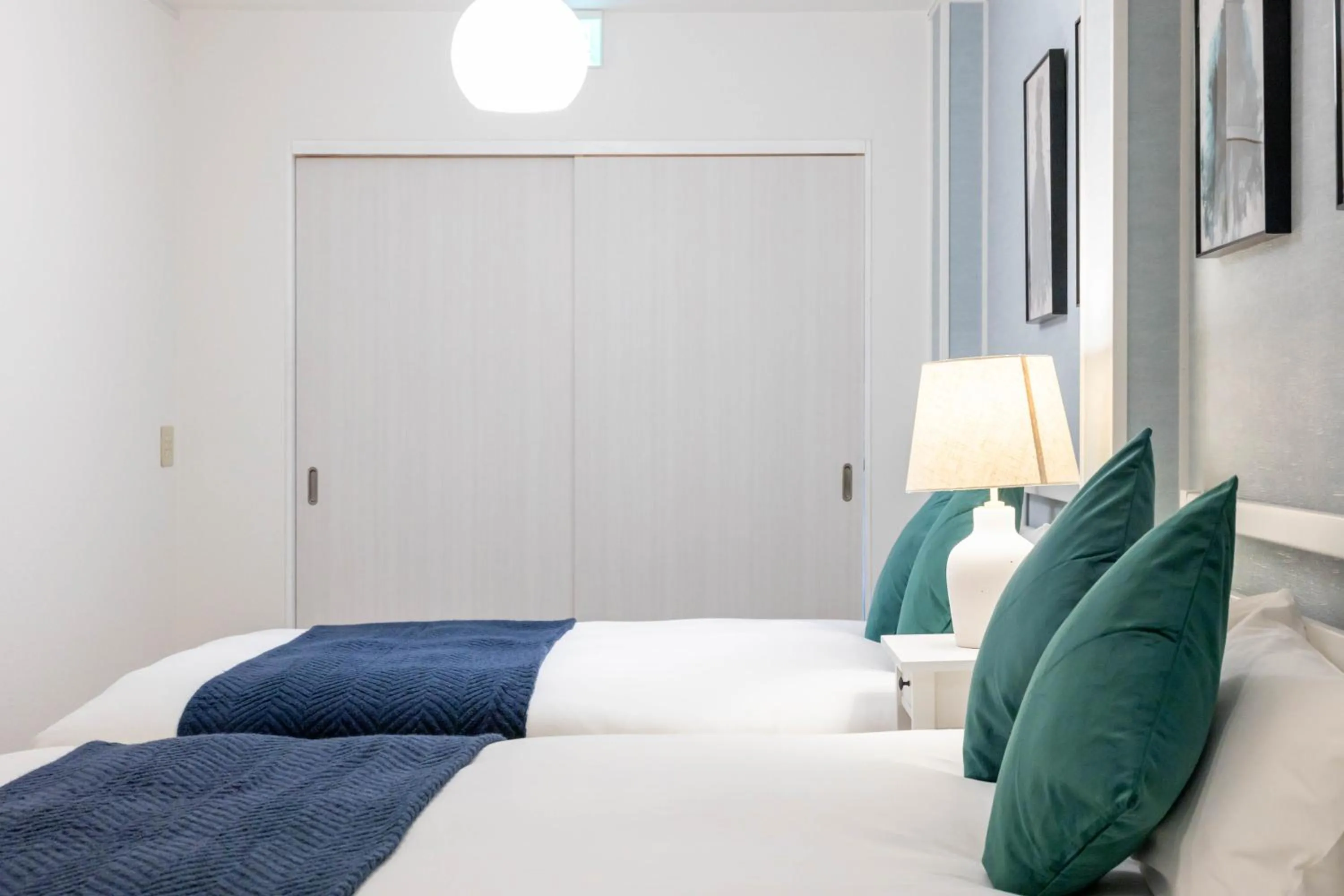 Bed in TRINITY Gold