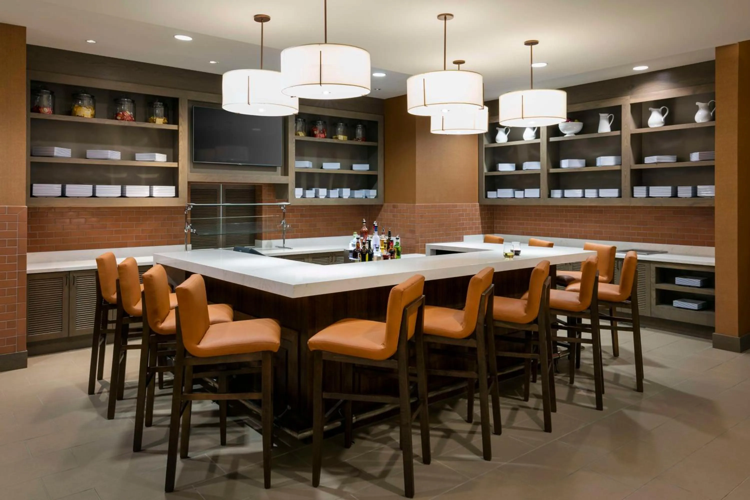 Lounge or bar in Hyatt House Charleston - Historic District