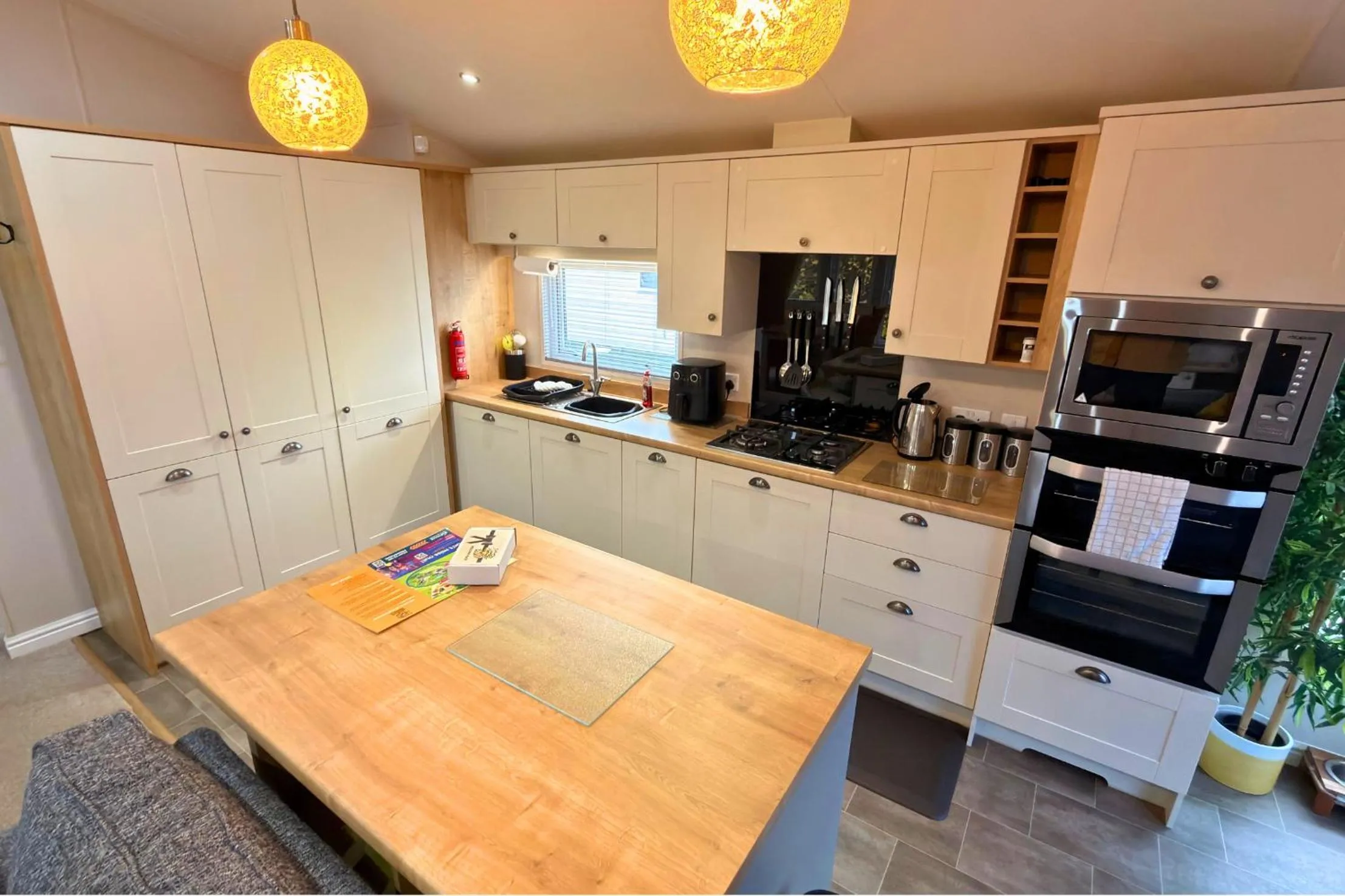 Meadows 33 Hot tub - Southview Holiday Park