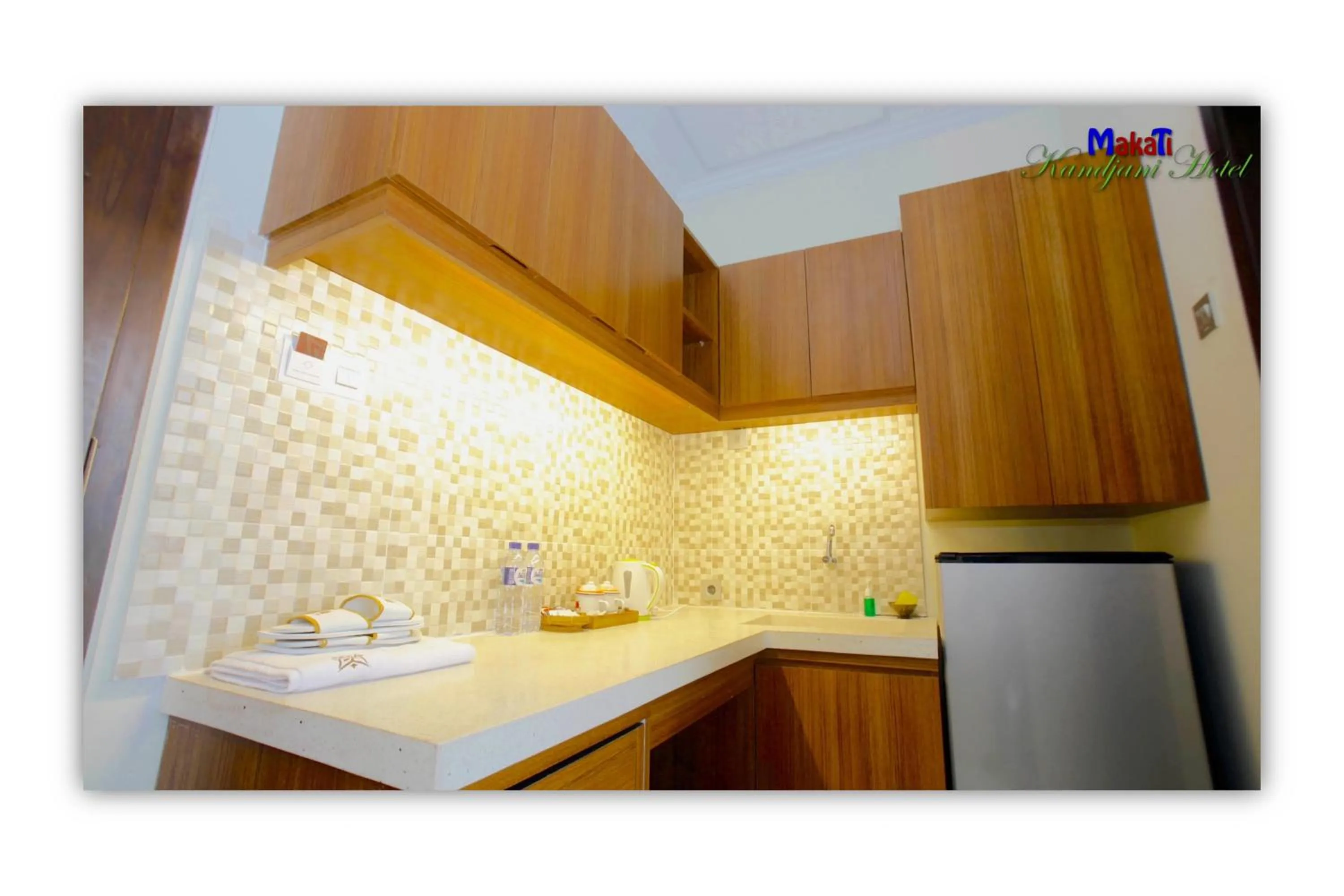 Kitchen or kitchenette in Rumah Kandjani By Makati