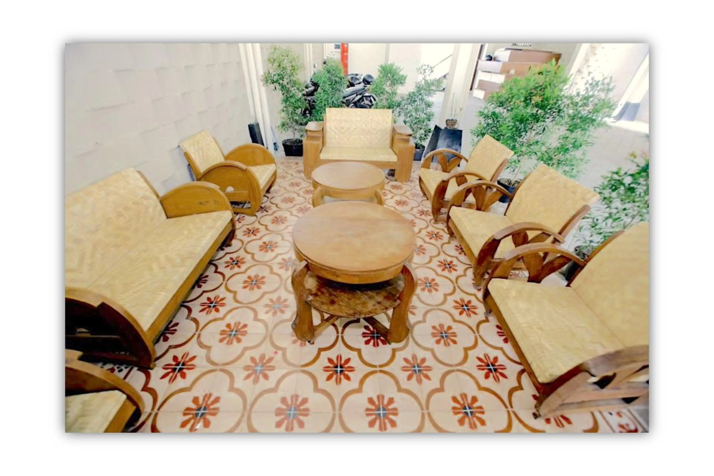 Living room in Rumah Kandjani By Makati