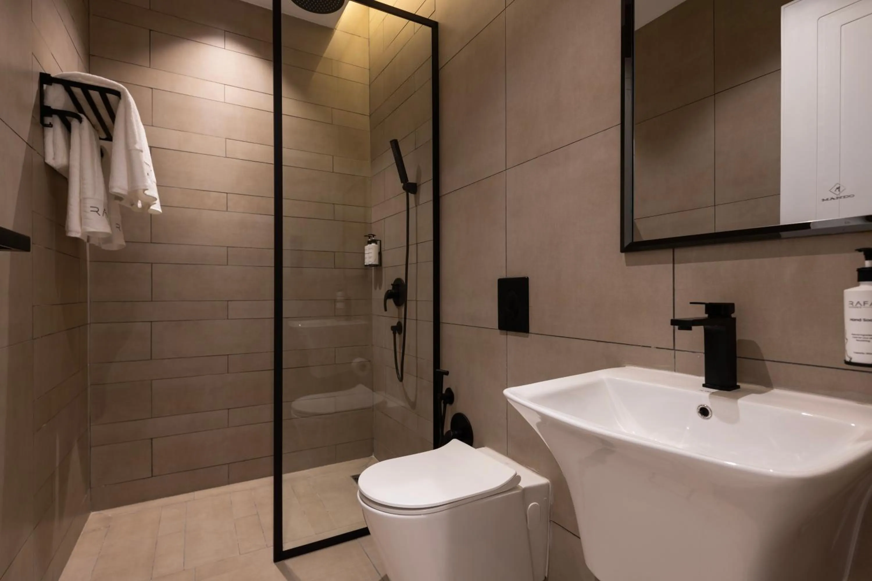 Bathroom in Riyadh homes by RAFA