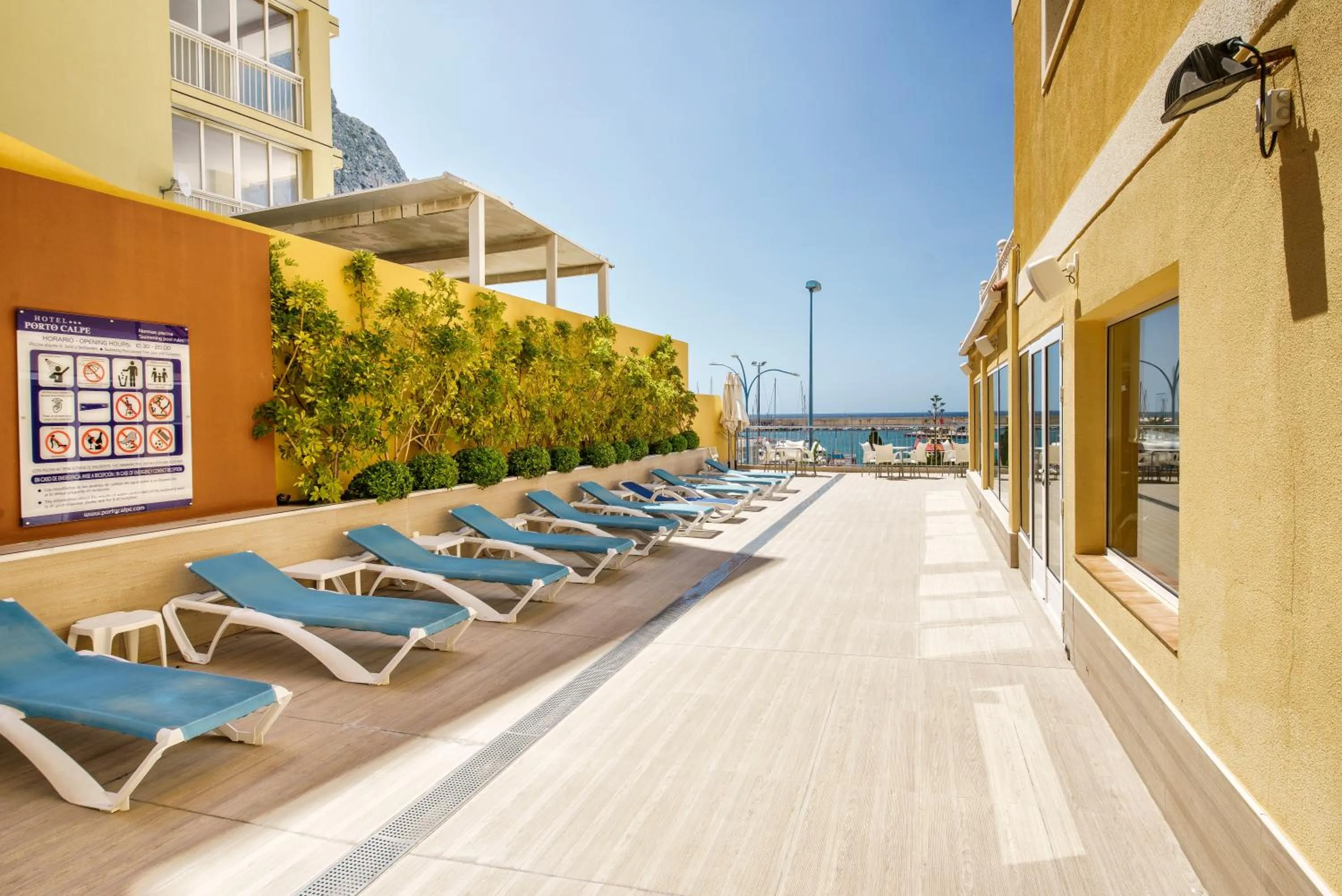 Swimming pool in Hotel Porto Calpe