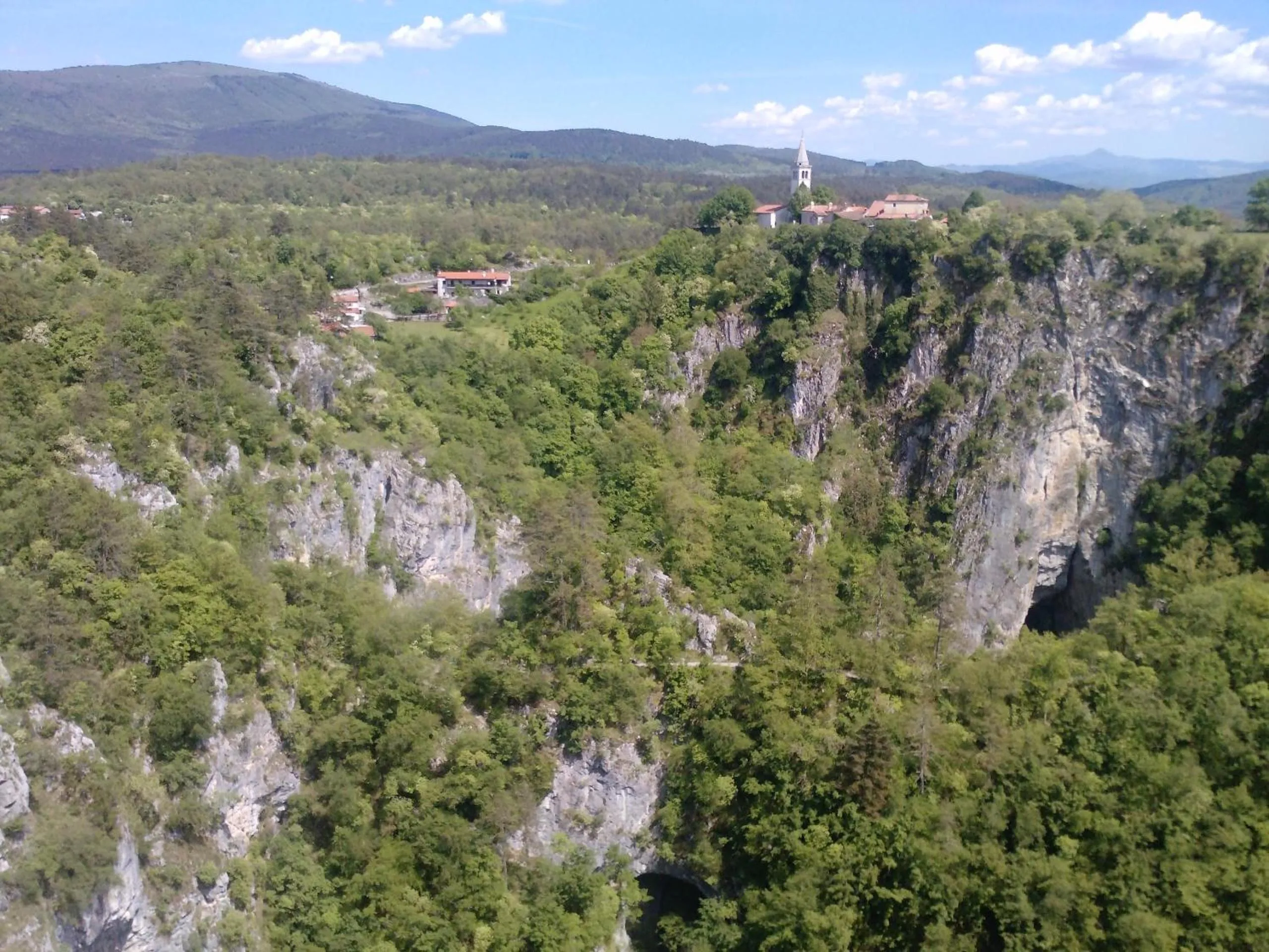 Nearby landmark in Osterija Na Planinci