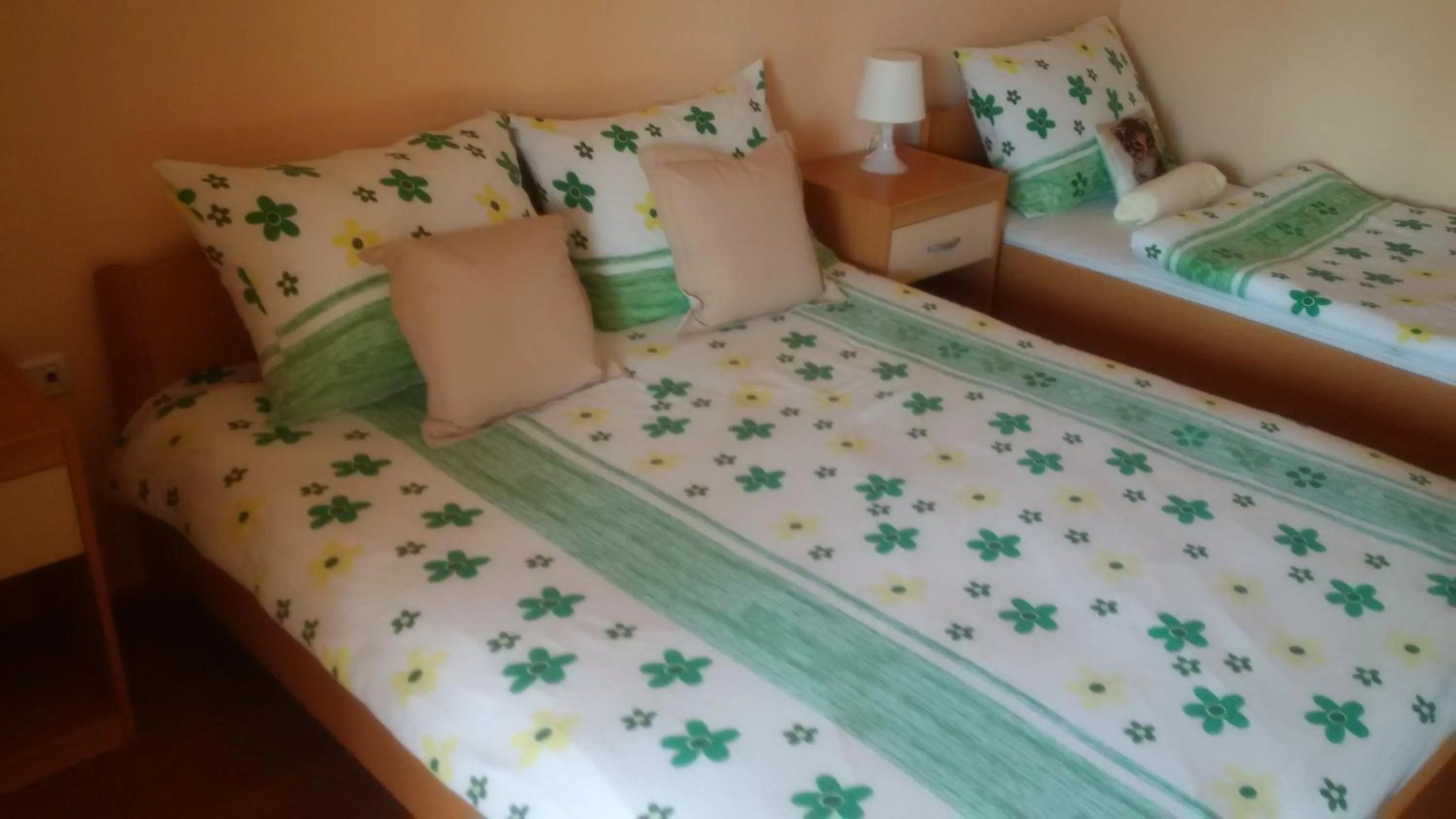 Photo of the whole room, Bed in Osterija Na Planinci