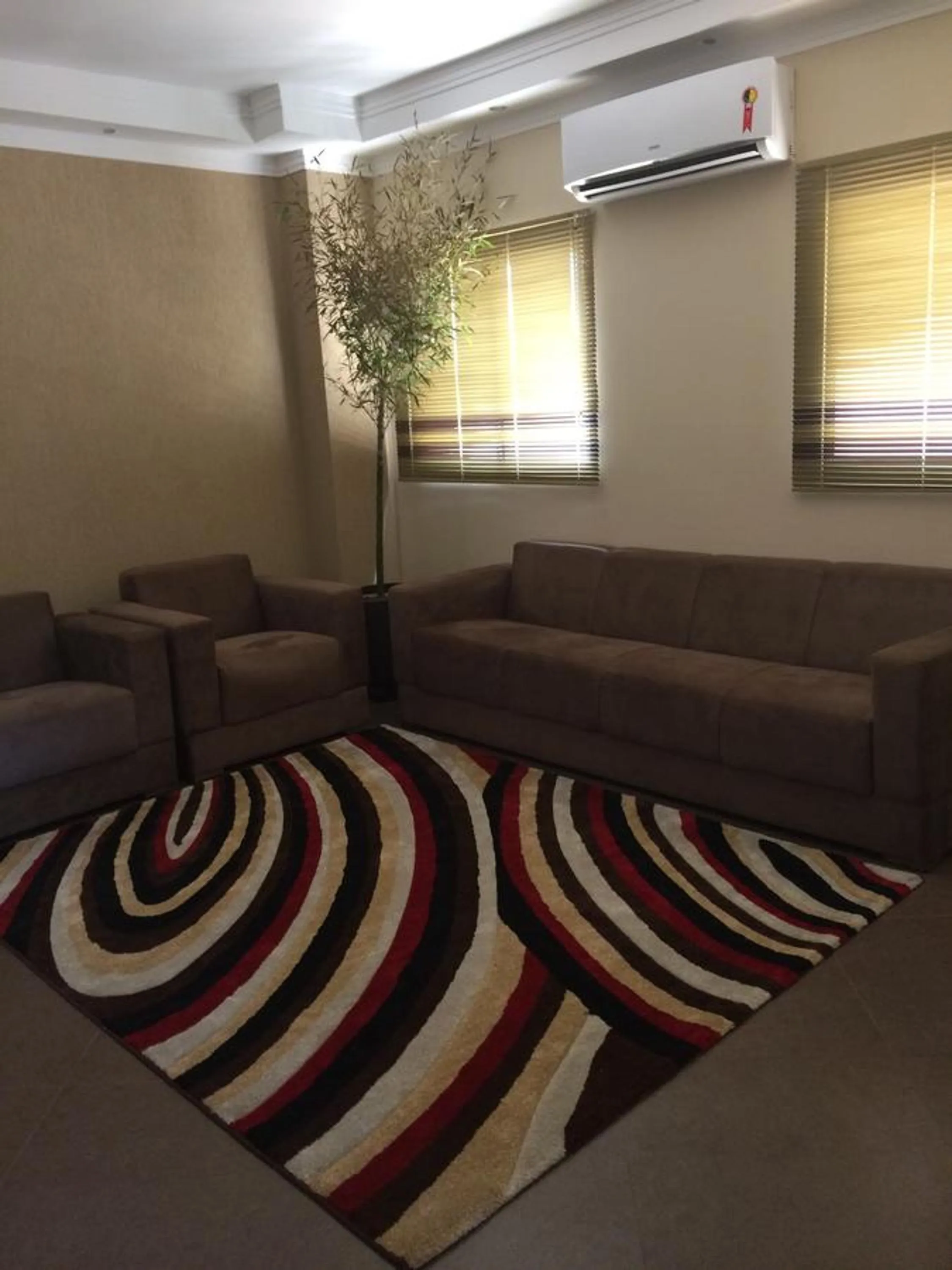 Communal lounge/ TV room in Flor Que Ri - Flats Mobiliados na Melhor Localização