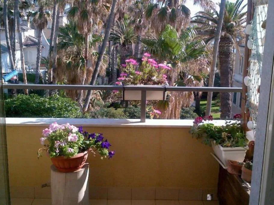 Garden view in Riccio di Mare - Large and bright flat on the sea