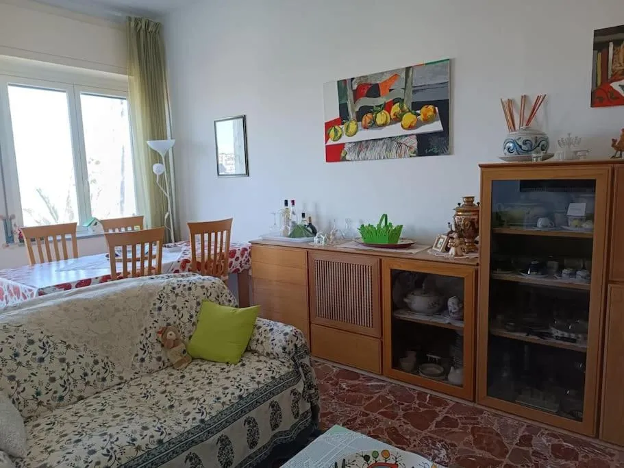 Living room in Riccio di Mare - Large and bright flat on the sea