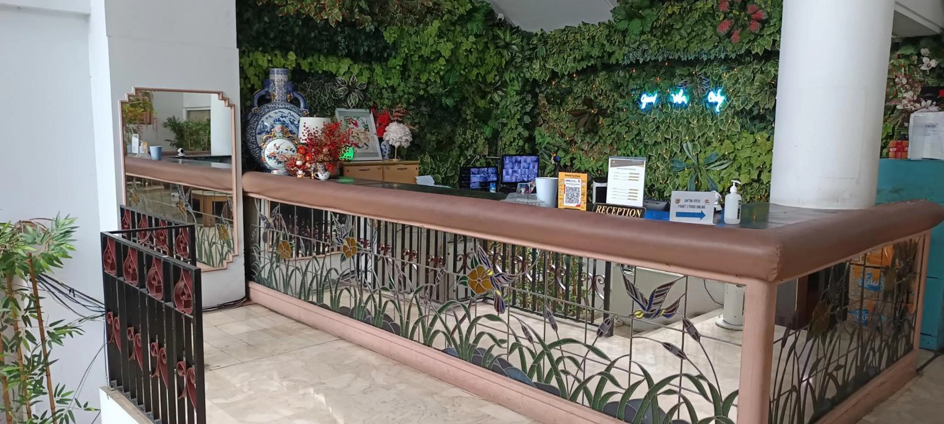 Lobby or reception in Hotel O Kebayoran