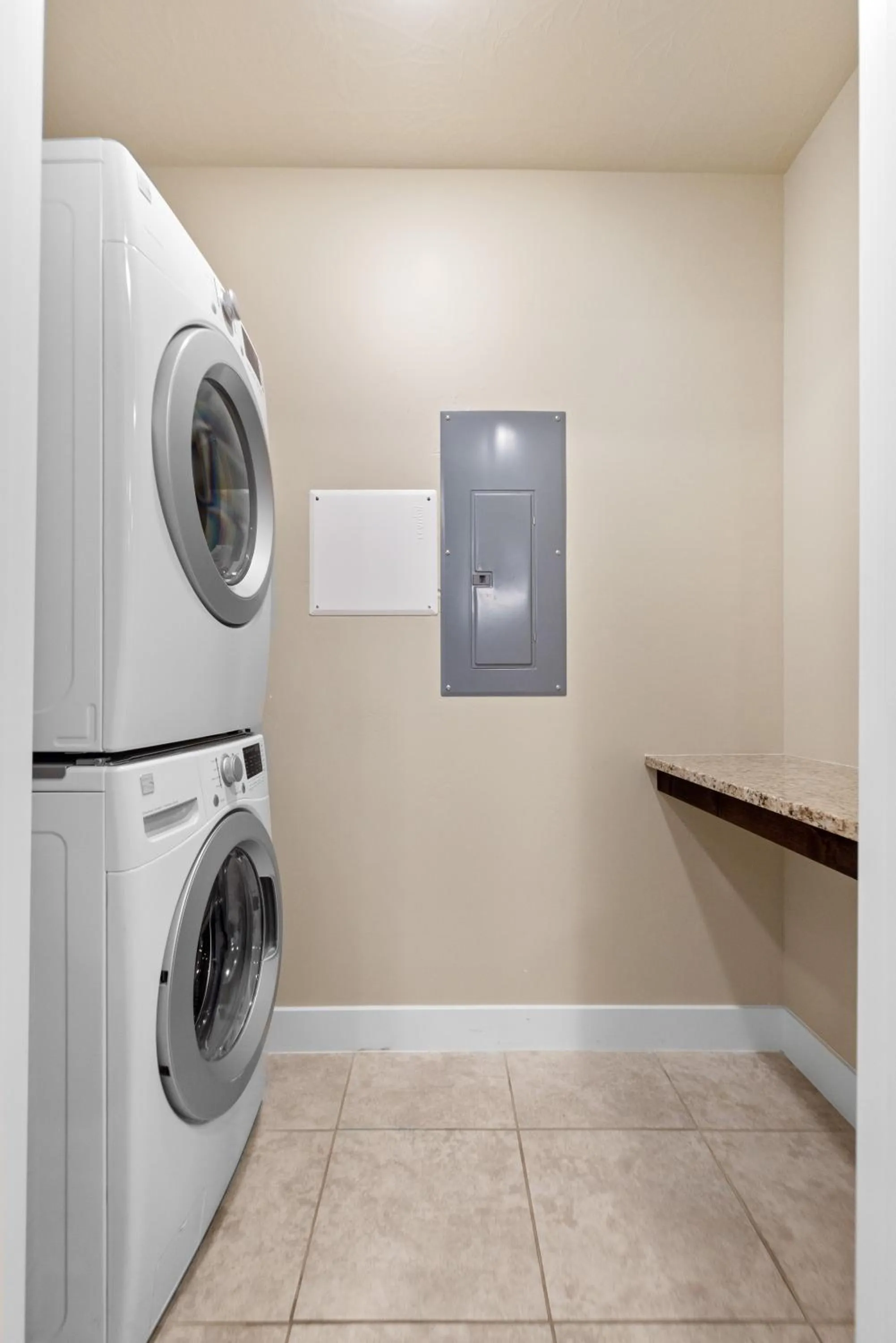 washing machine in Vacation Rentals at Sand Hollow Resort