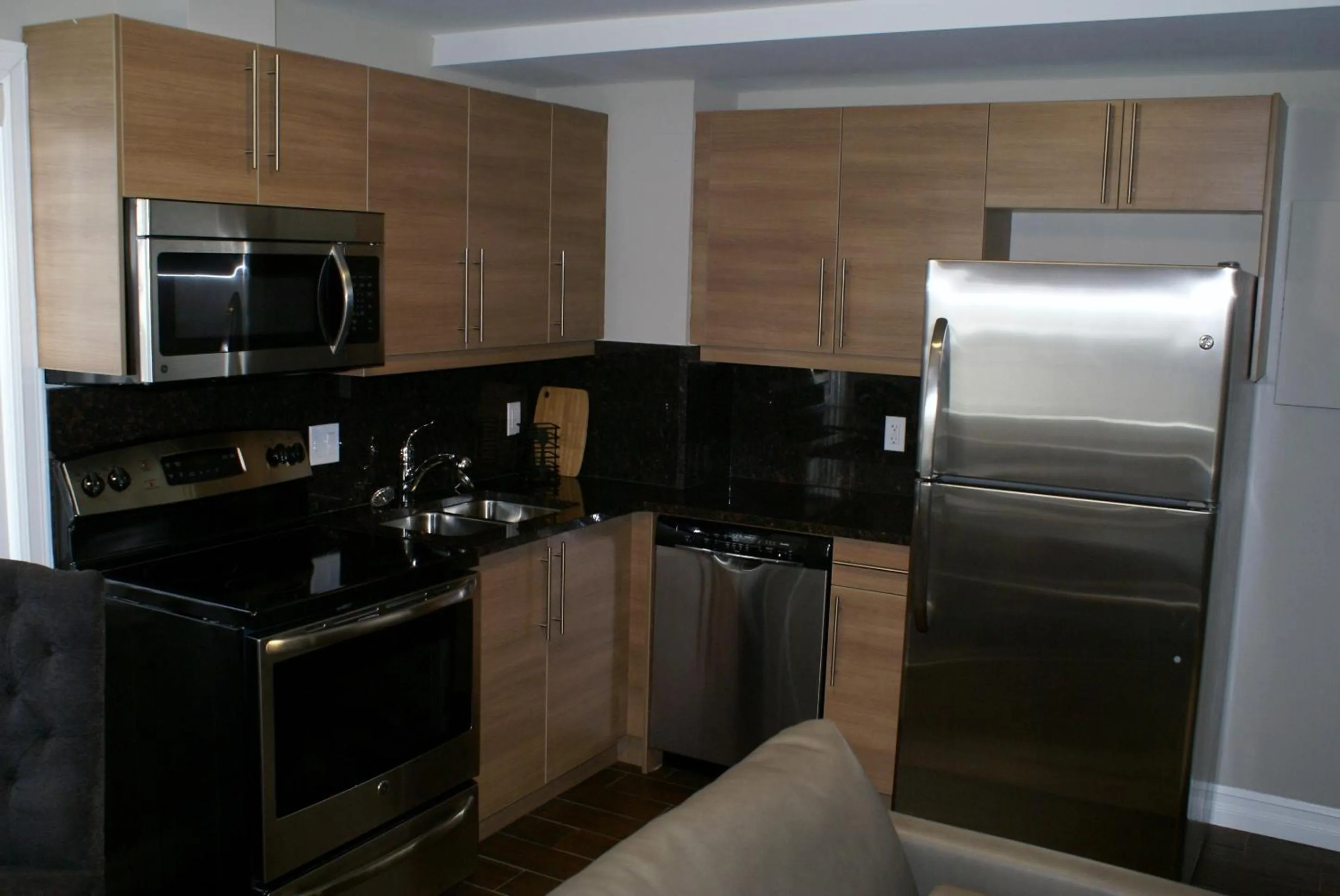 Kitchen or kitchenette in Western Hotel & Executive Suites