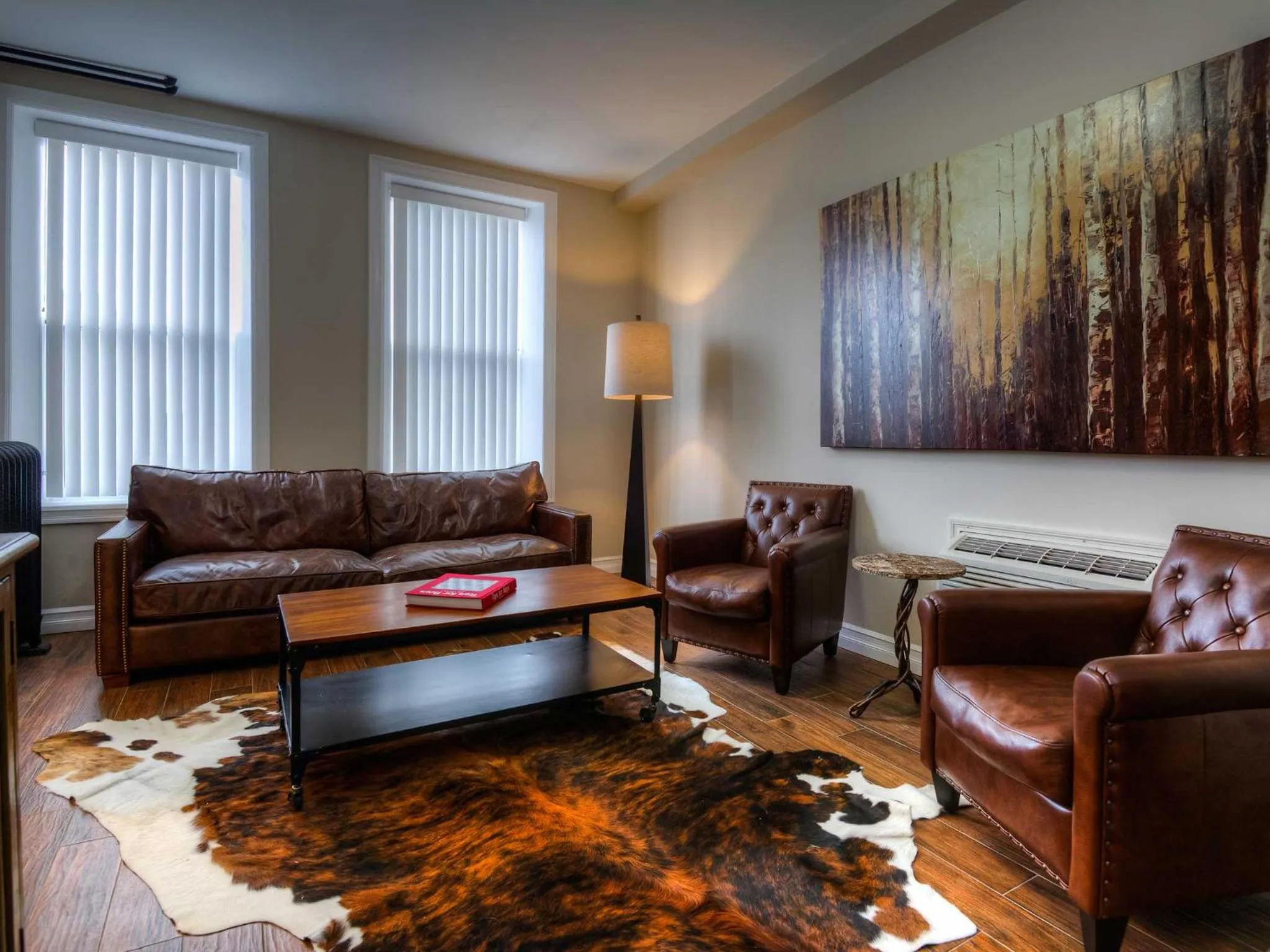 Living room in Western Hotel & Executive Suites