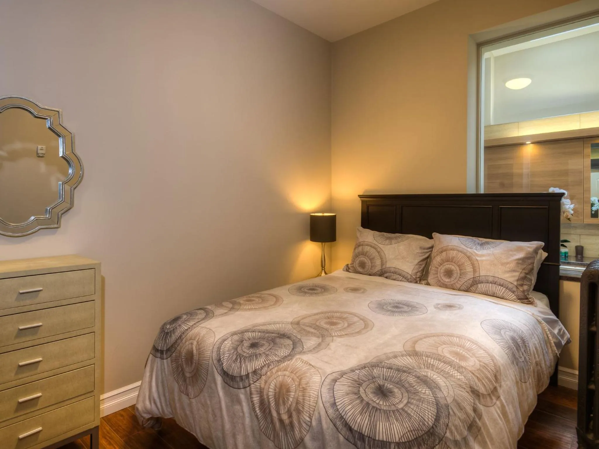 Photo of the whole room, Bed in Western Hotel & Executive Suites