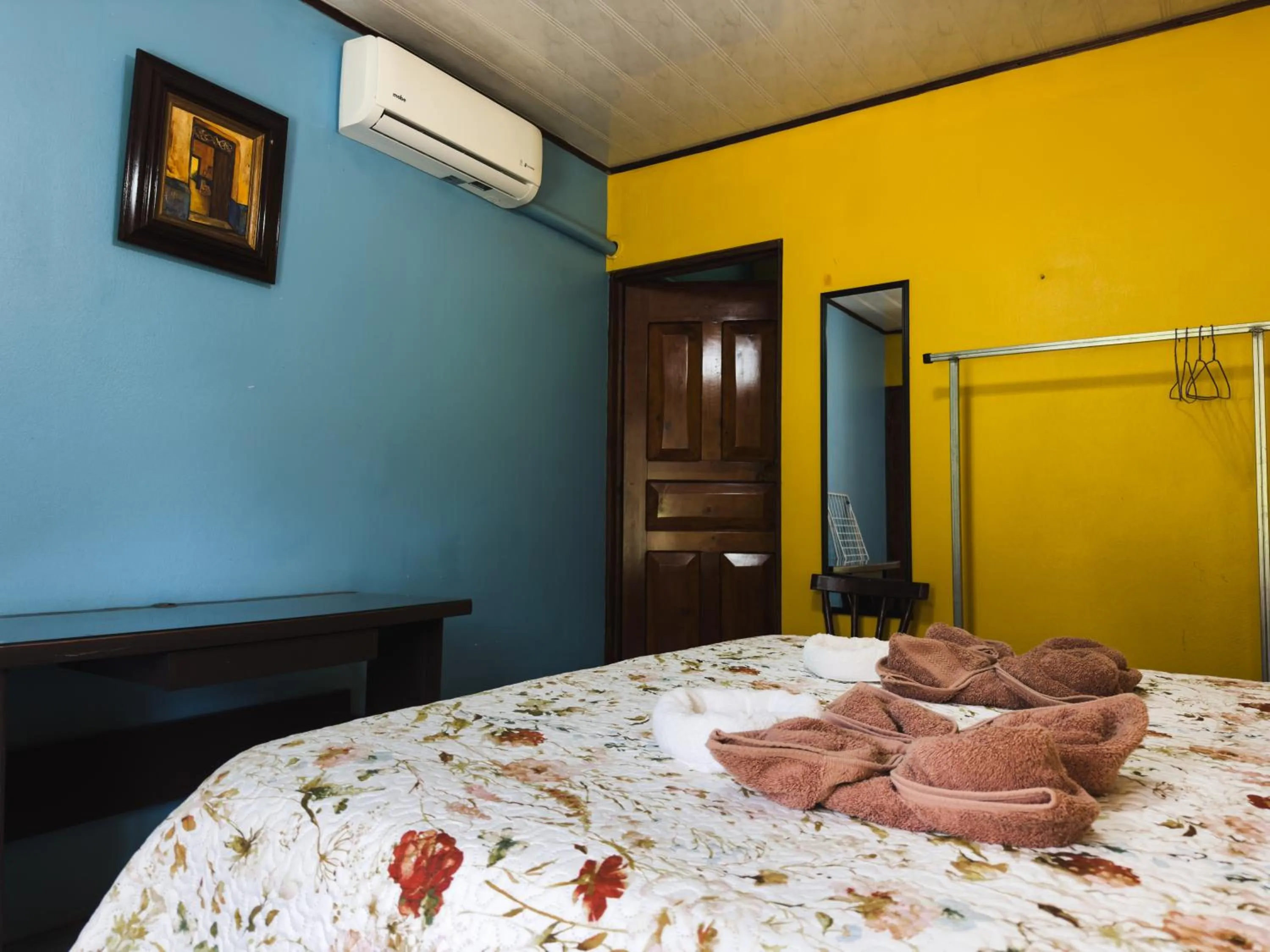 Patio, Bed in Gran Gavilán del Sarapiquí Lodge