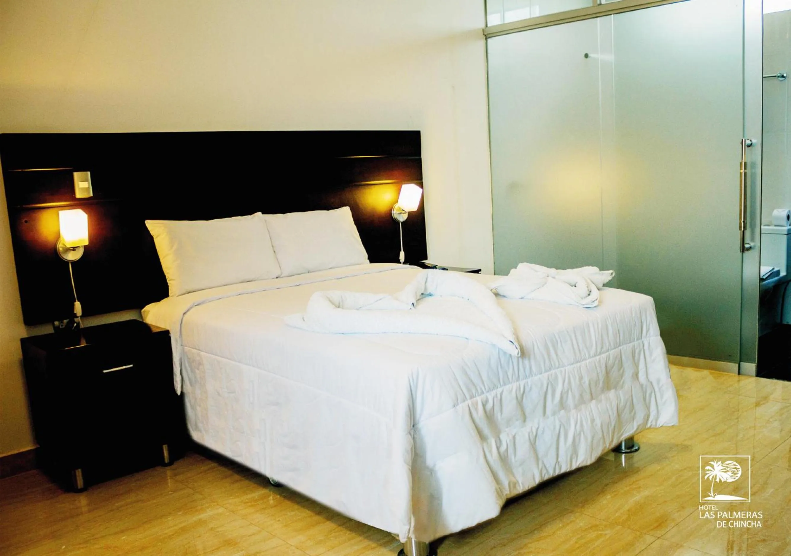 Photo of the whole room, Bed in Qallwa Chincha