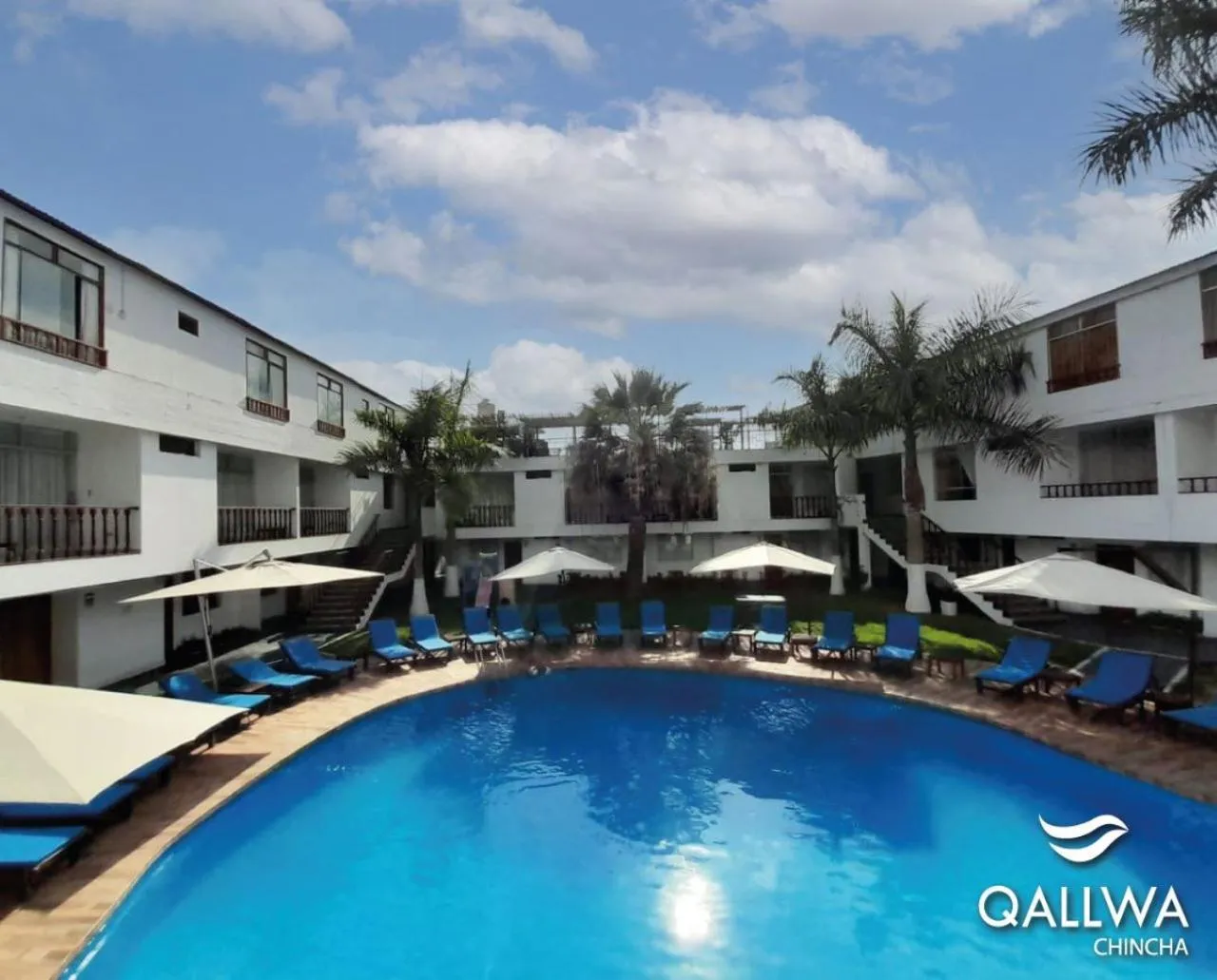 Swimming pool in Qallwa Chincha