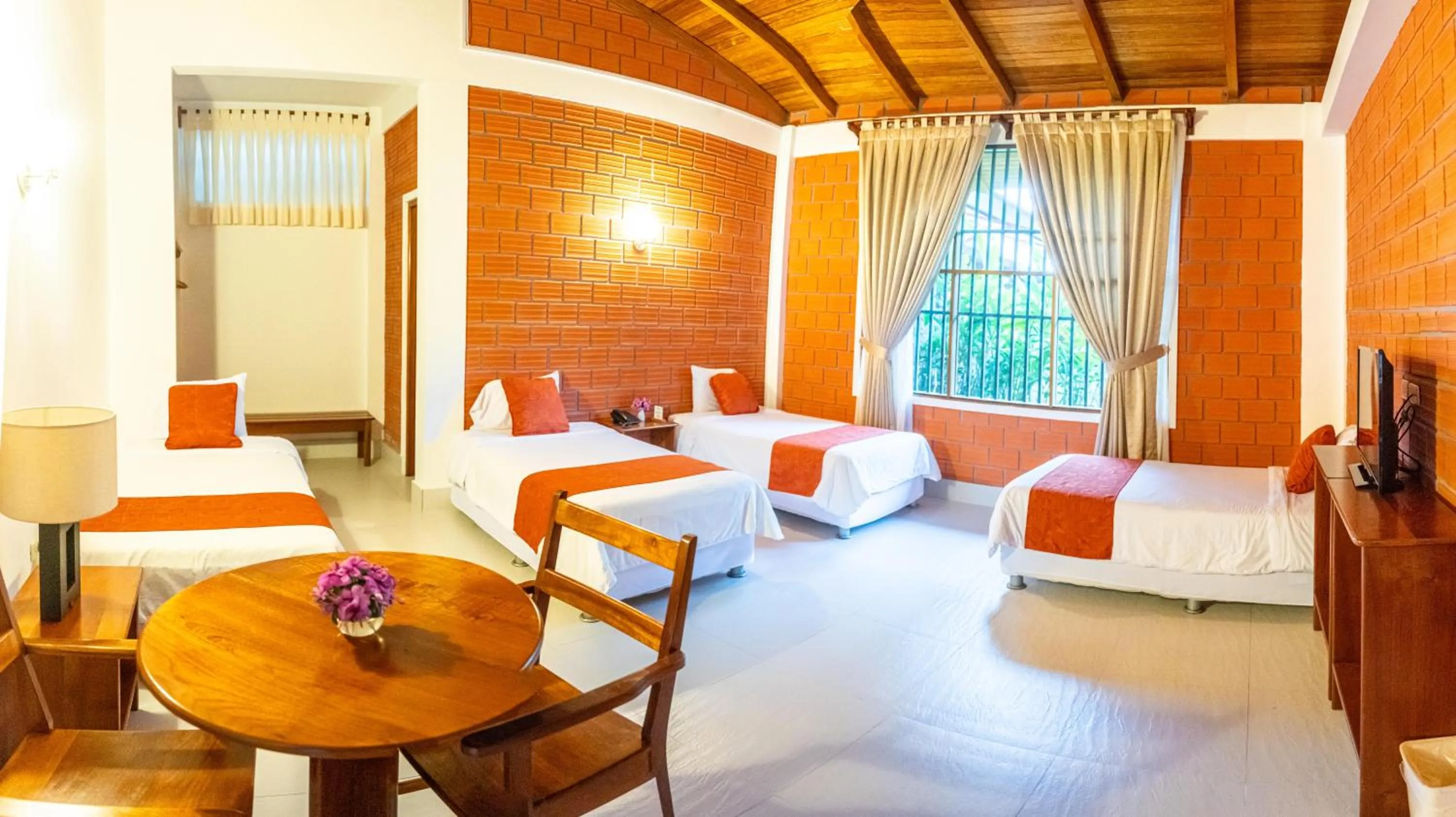 TV and multimedia, Bed in Altavista Casahotel - Asociado Casa Andina