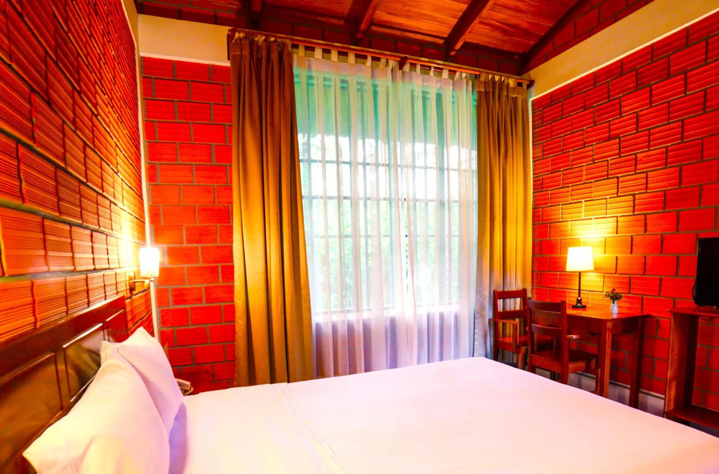 TV and multimedia, Bed in Altavista Casahotel - Asociado Casa Andina