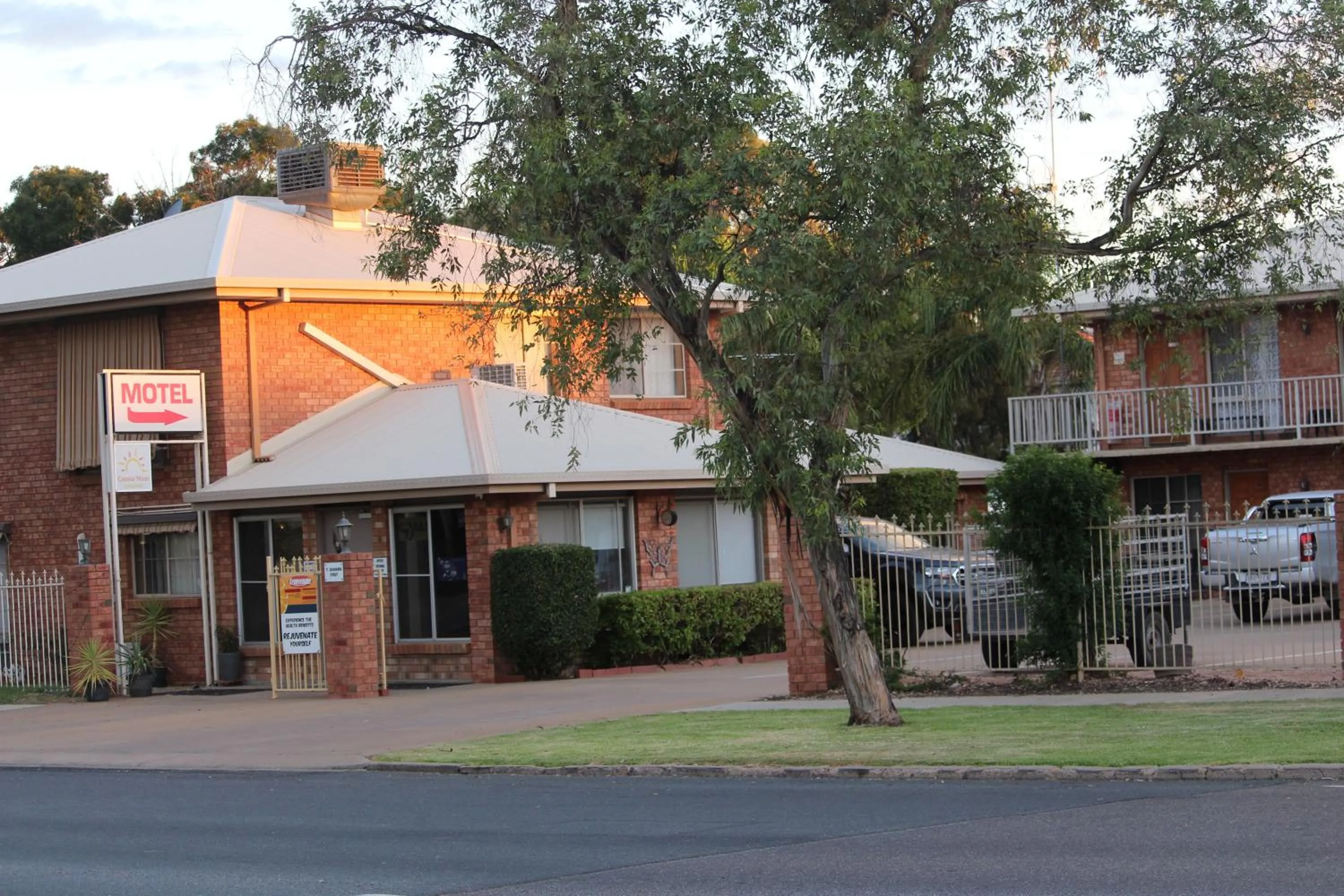 Property building in Red Cliffs Colonial Motor Lodge, Mildura Region