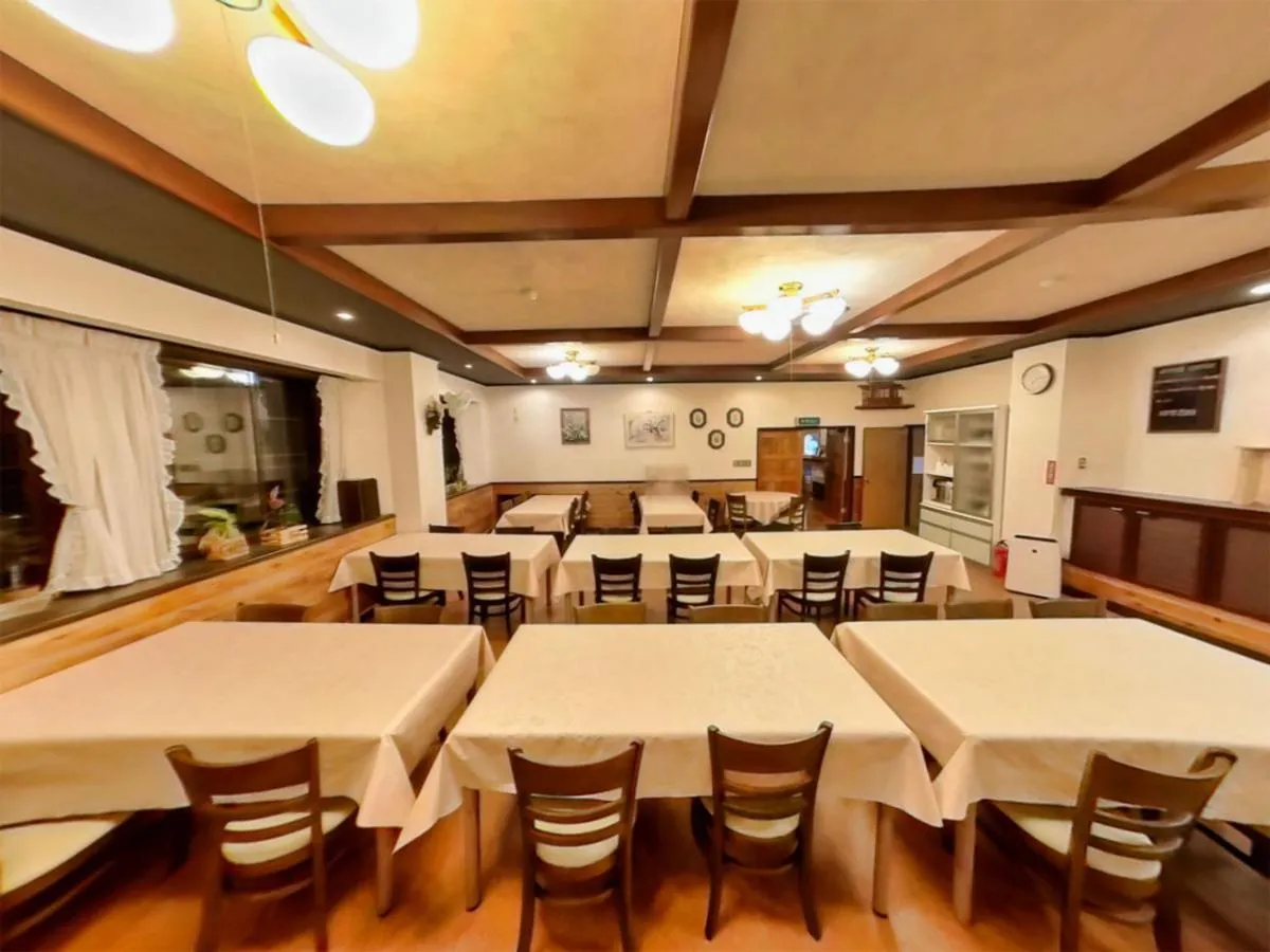 Dining area in Pals Inn Raicho