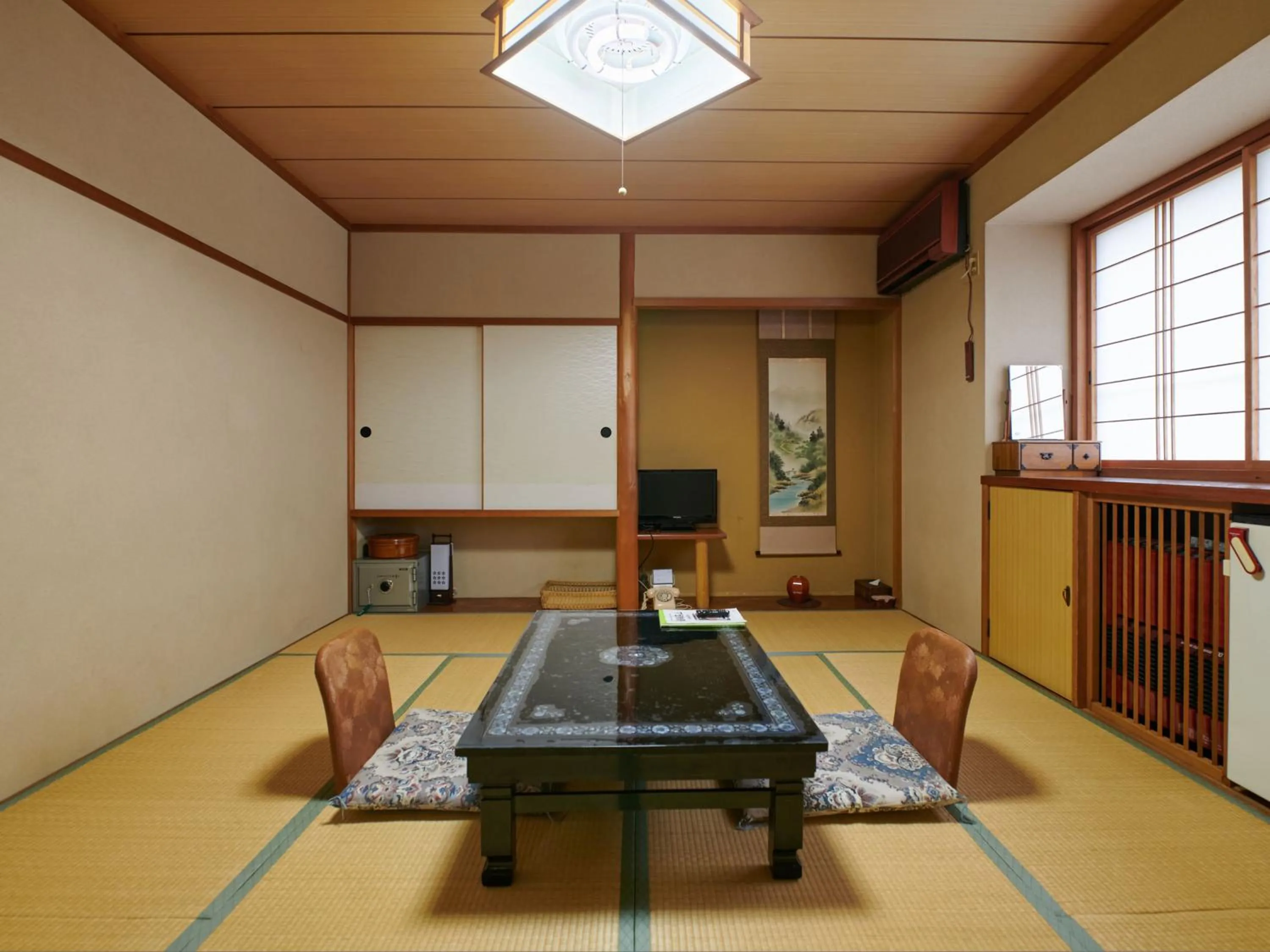 Photo of the whole room in Tabist Ryokufuen Kiyoharu