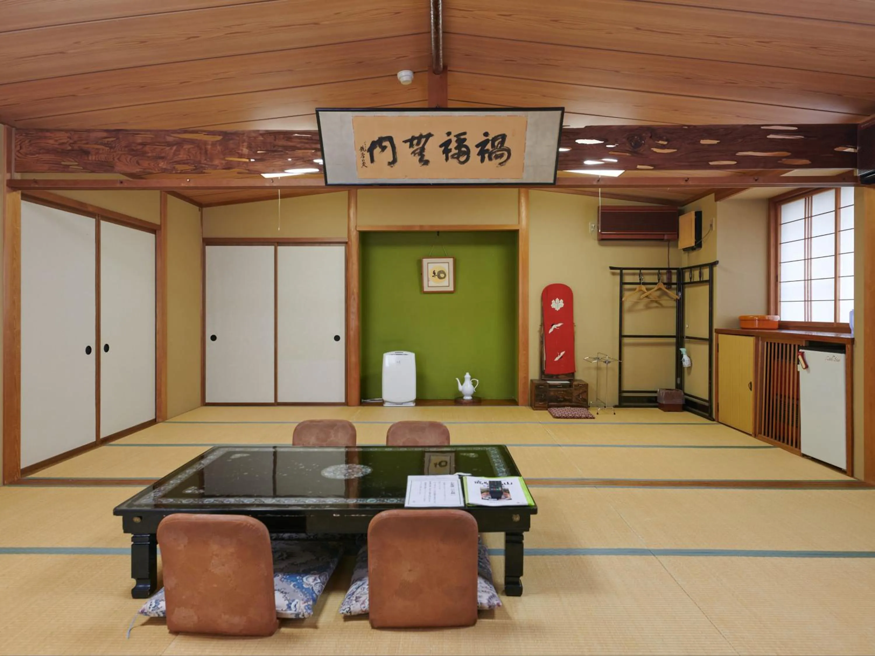 Photo of the whole room in Tabist Ryokufuen Kiyoharu