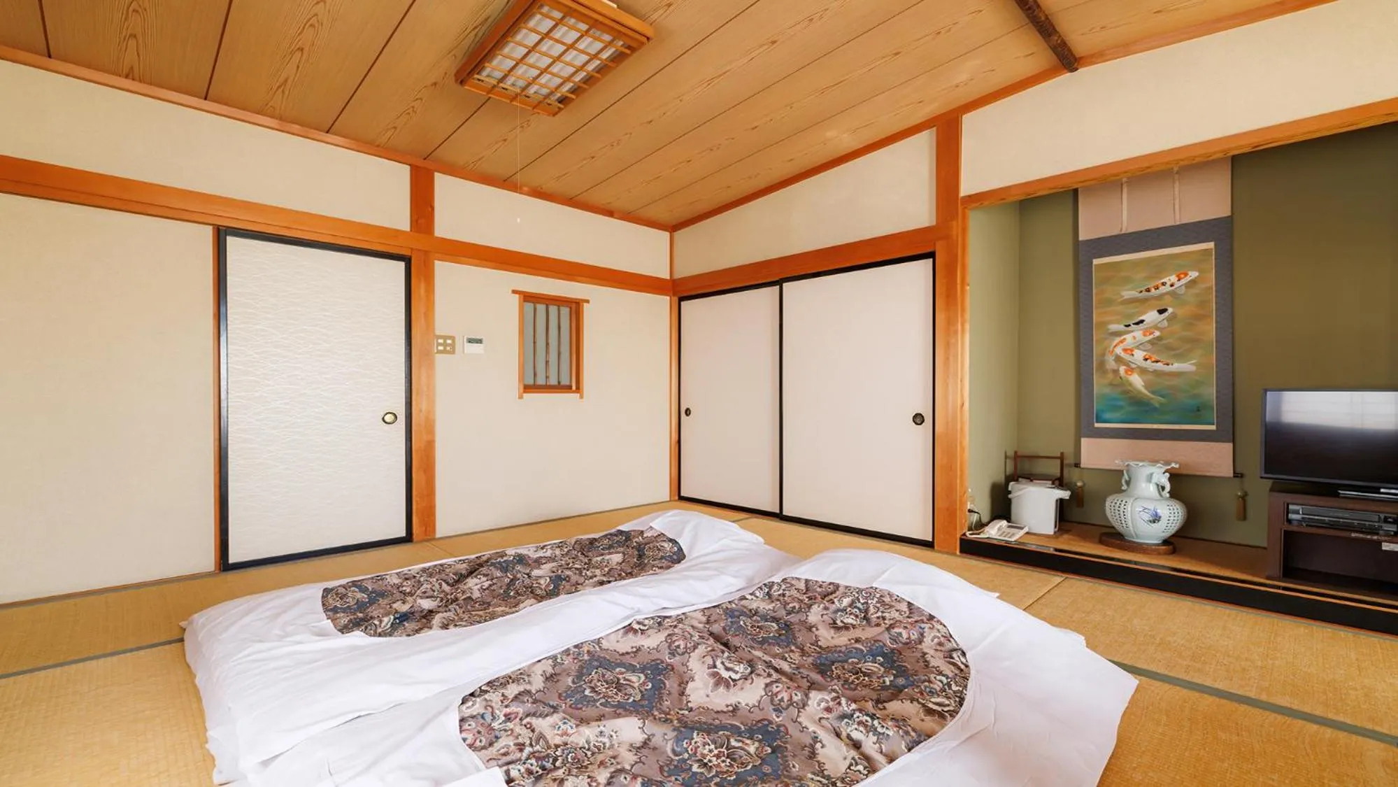 Photo of the whole room, Bed in 緑風苑 きよはる Ryokufuen Kiyoharu