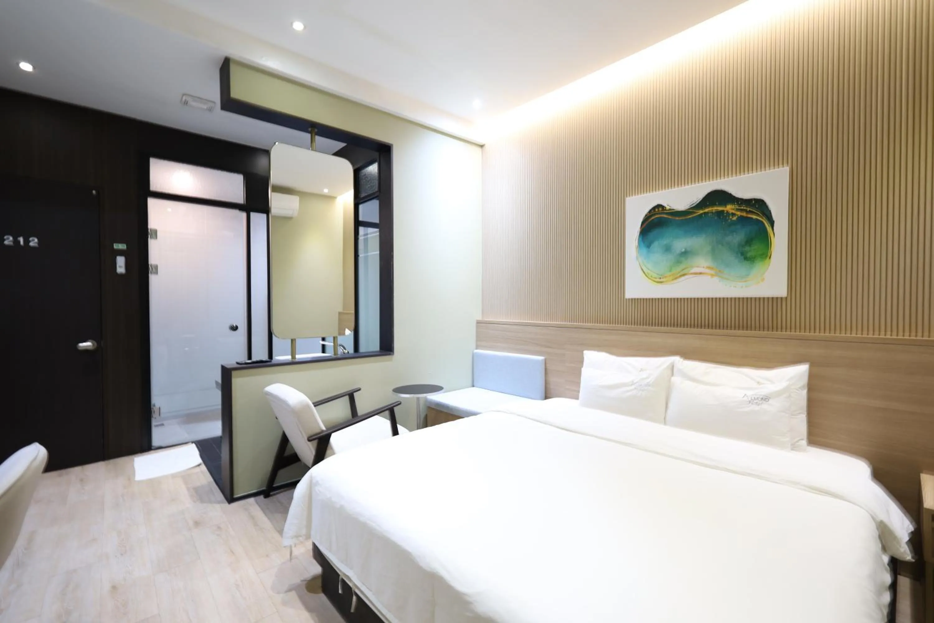 Photo of the whole room, Bed in Almond Hotel Busan Station