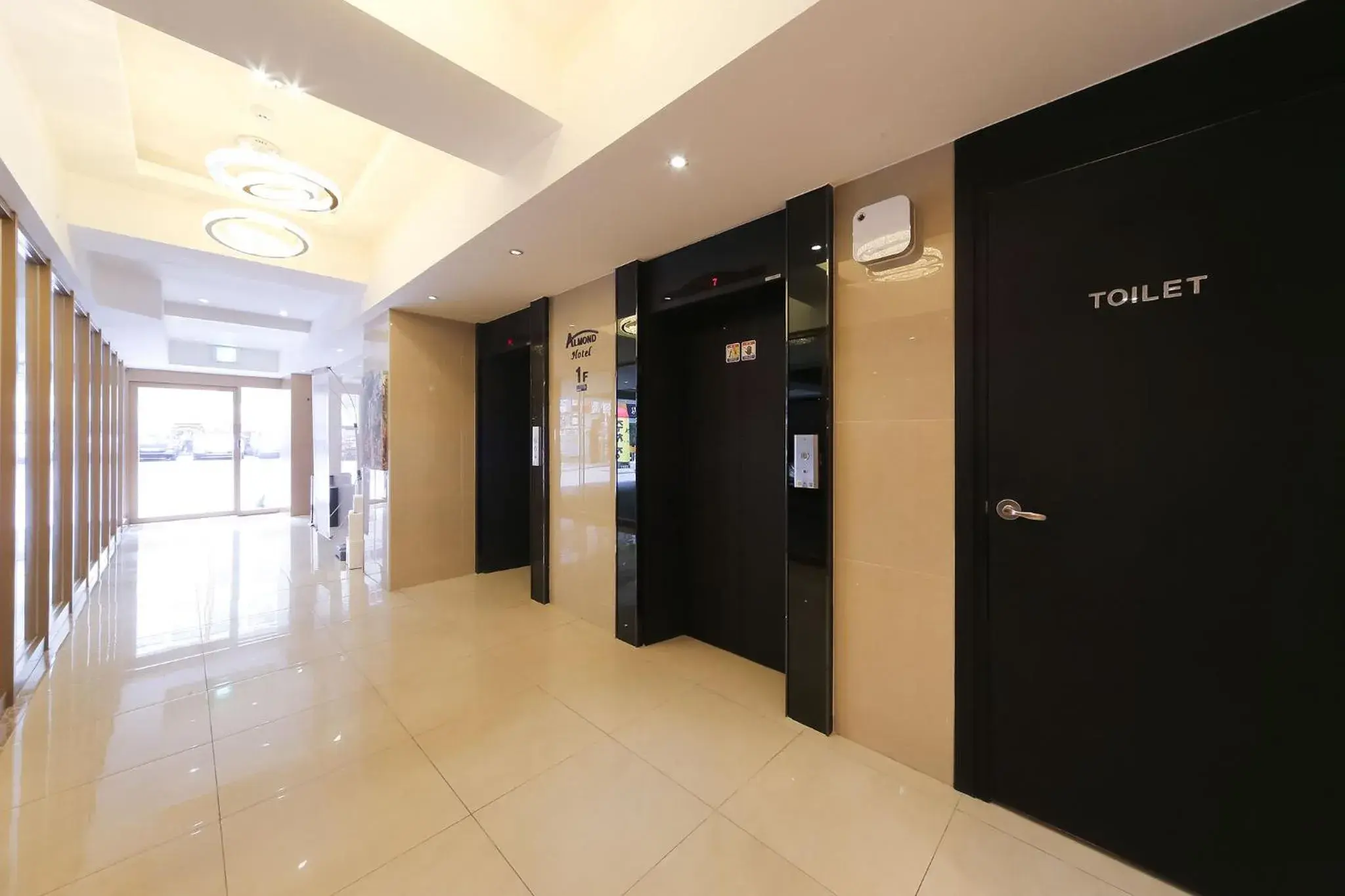 Lobby or reception in Almond Hotel Busan Station Lobby or reception in Almond Hotel Busan Station