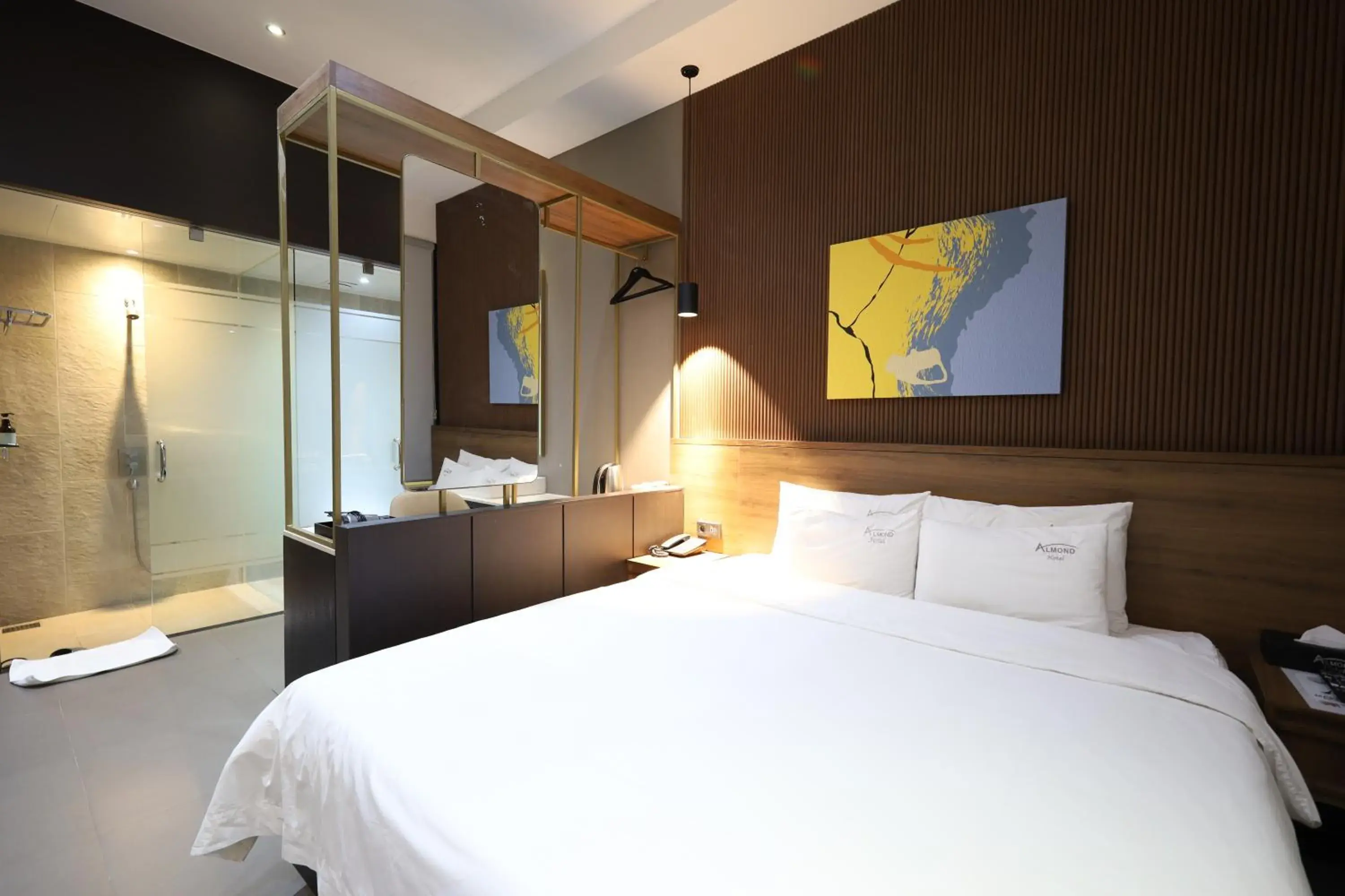 Photo of the whole room, Bed in Almond Hotel Busan Station Photo of the whole room, Bed in Almond Hotel Busan Station