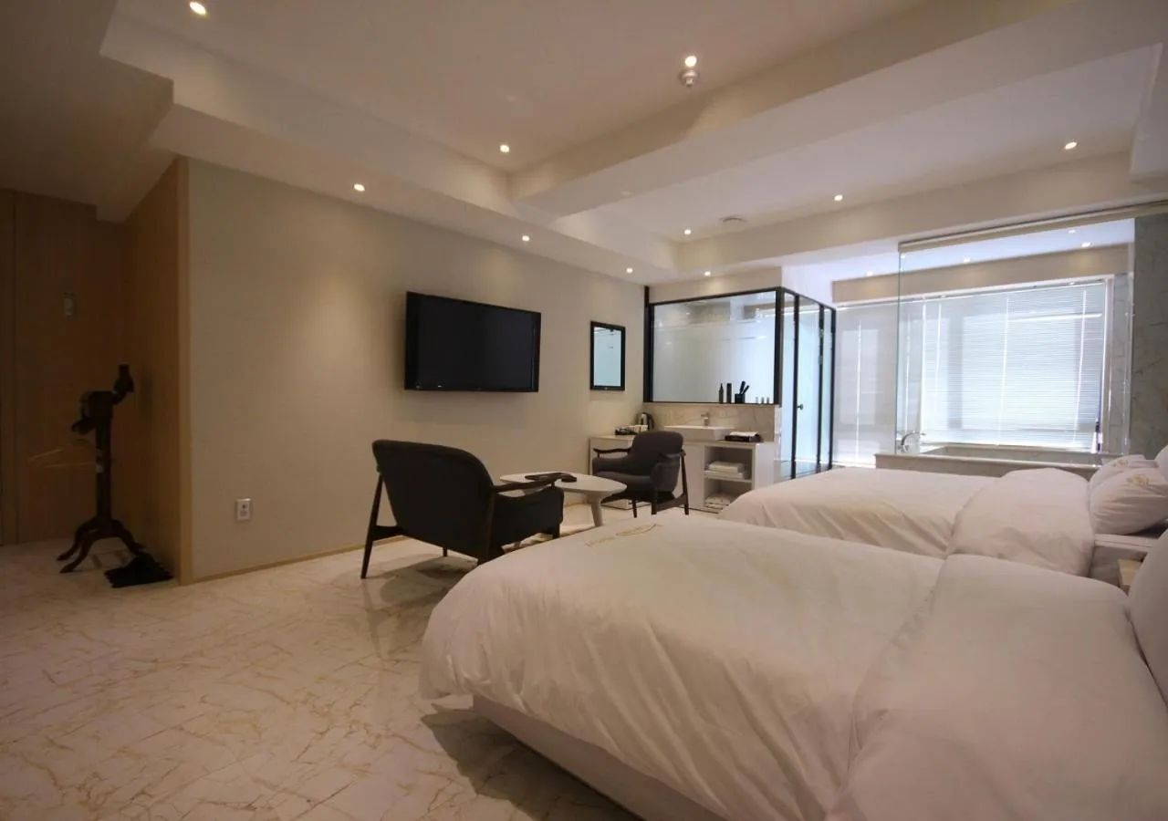 Photo of the whole room, Bed in Almond Hotel Busan Station